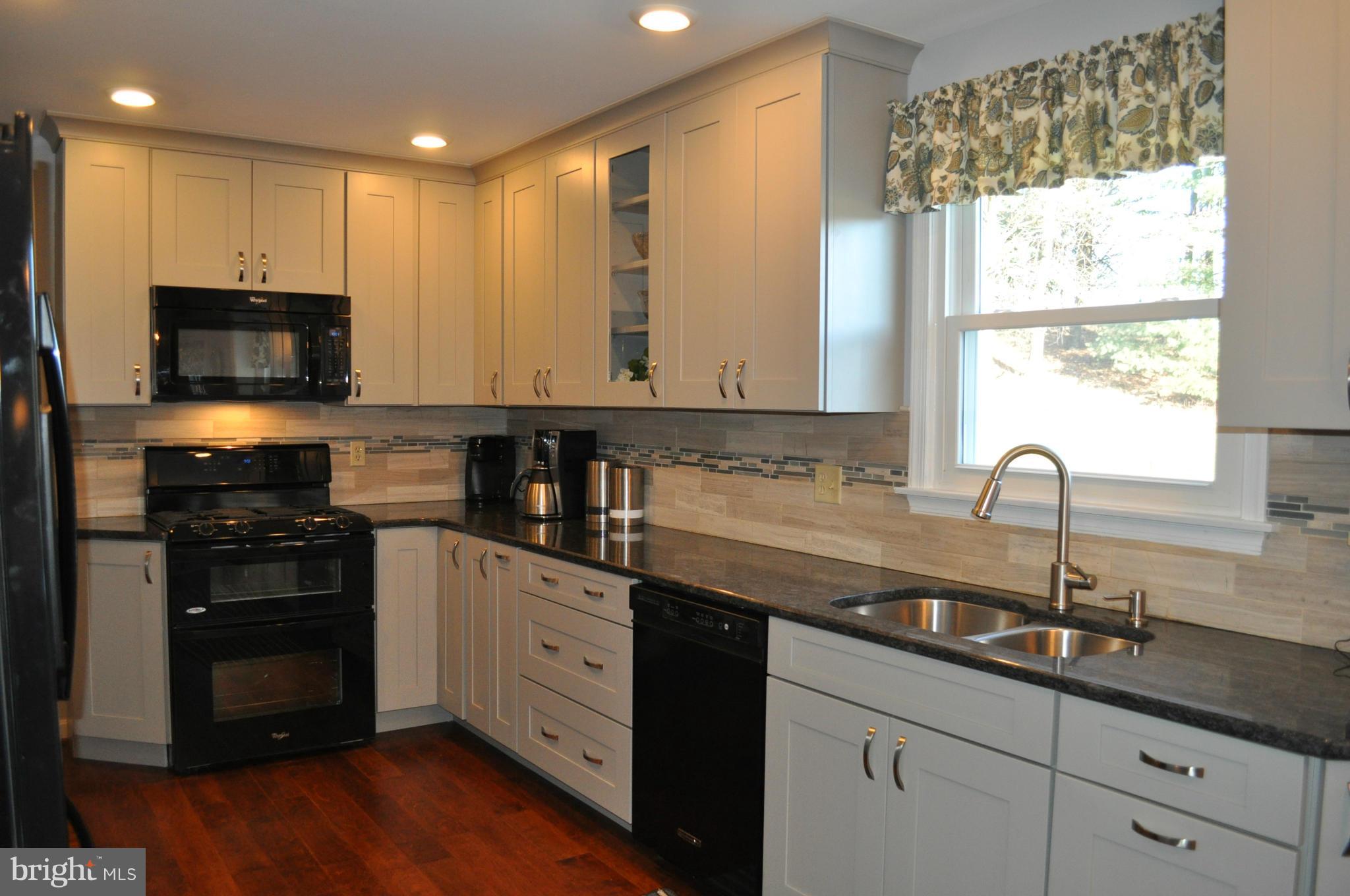 MOUNT HEBRON - Residential