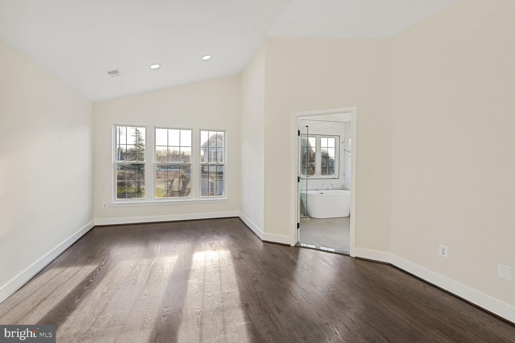 CANTER FARMS - Residential