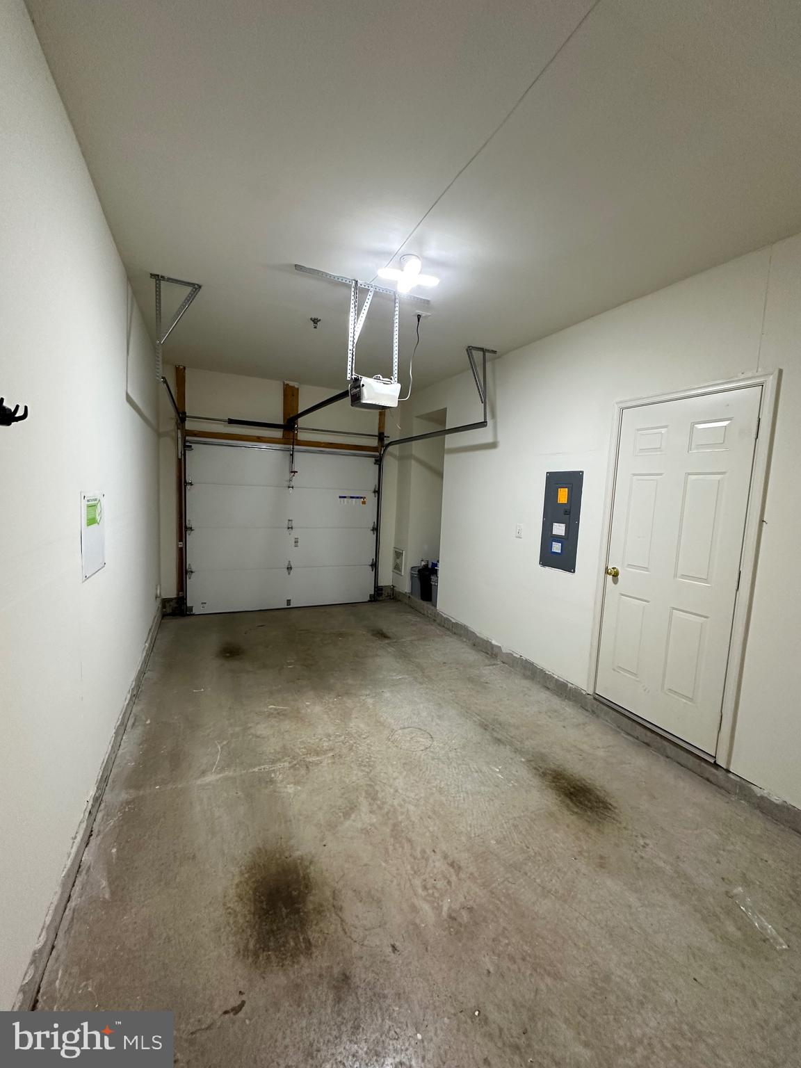 CENTREVILLE CROSSING - Residential Lease