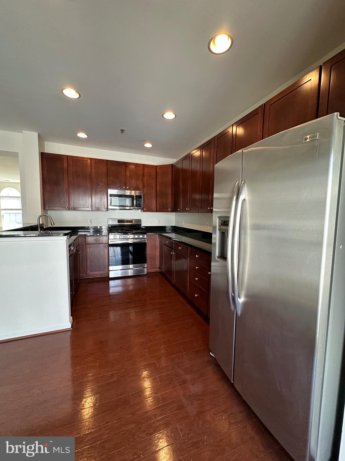 CENTREVILLE CROSSING - Residential Lease