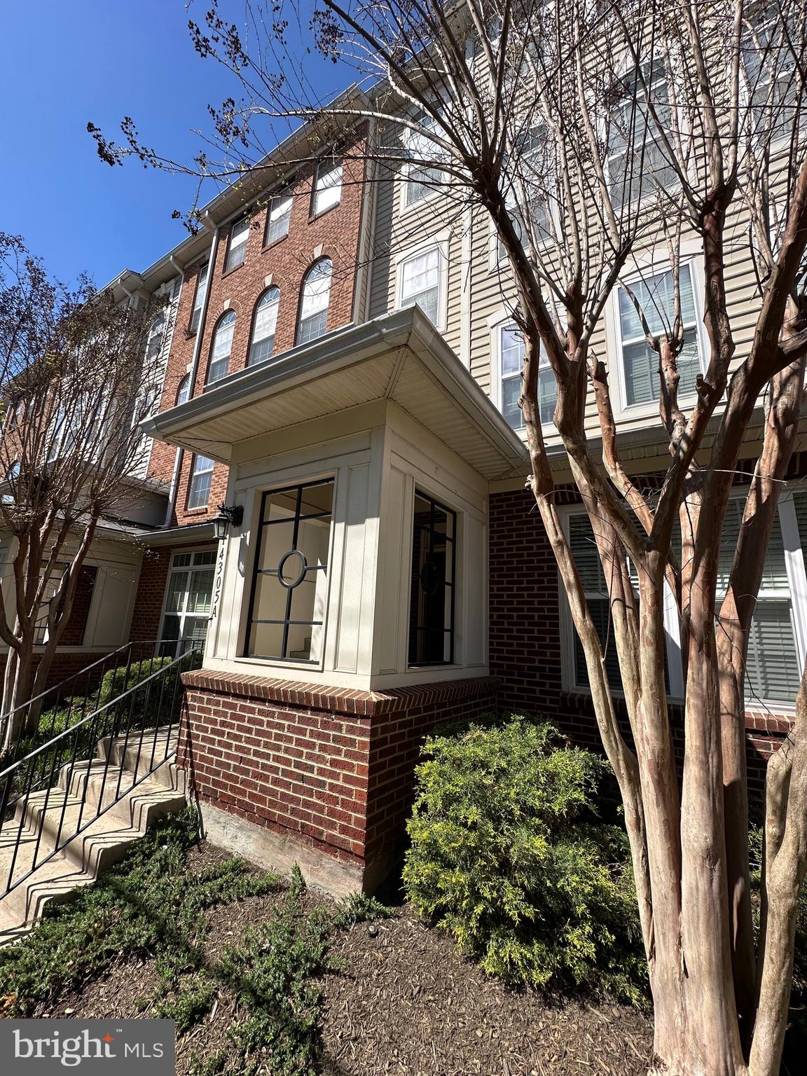 CENTREVILLE CROSSING - Residential Lease