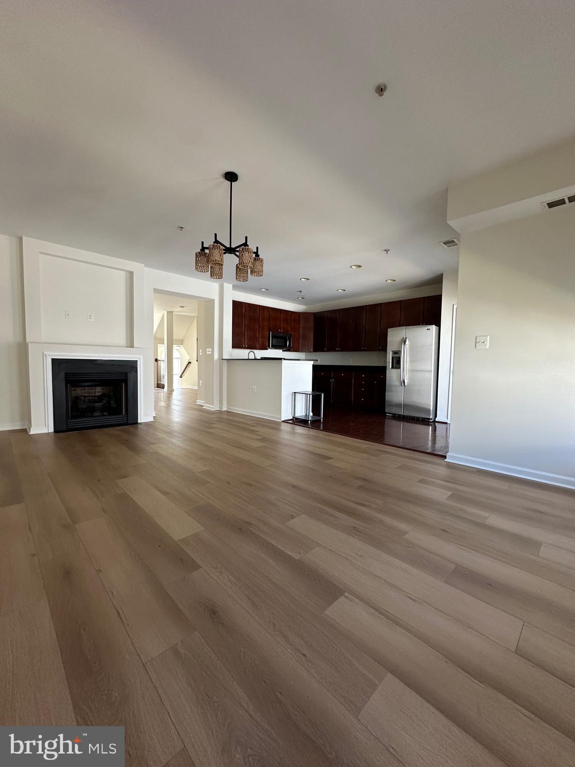 CENTREVILLE CROSSING - Residential Lease