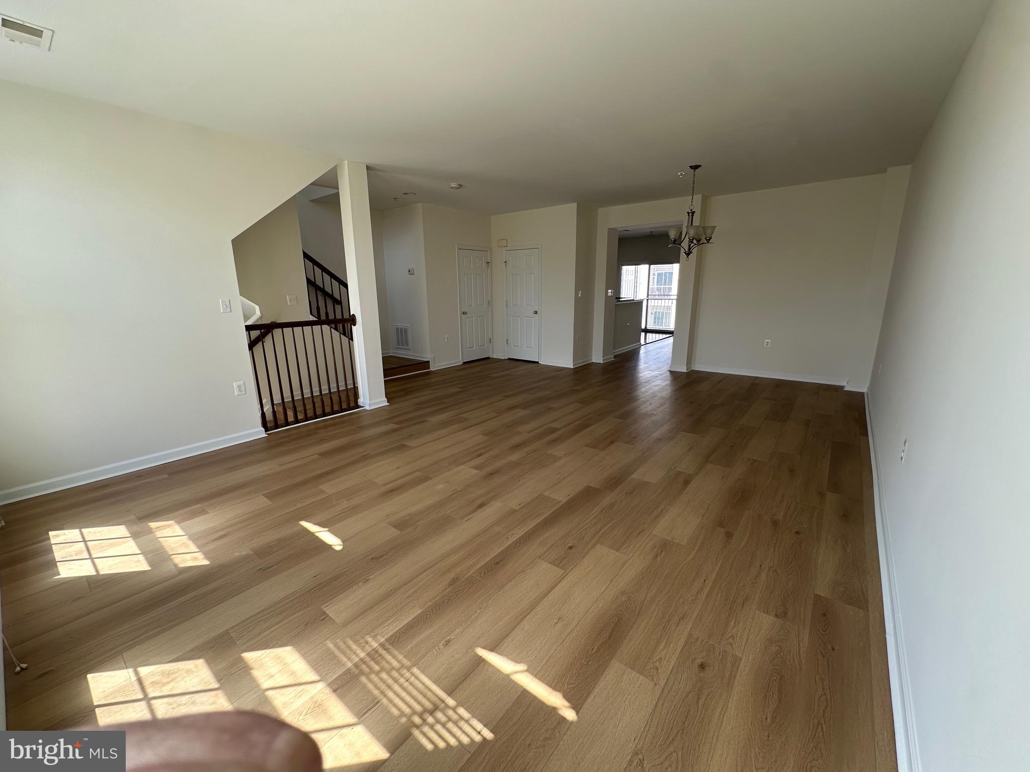 CENTREVILLE CROSSING - Residential Lease