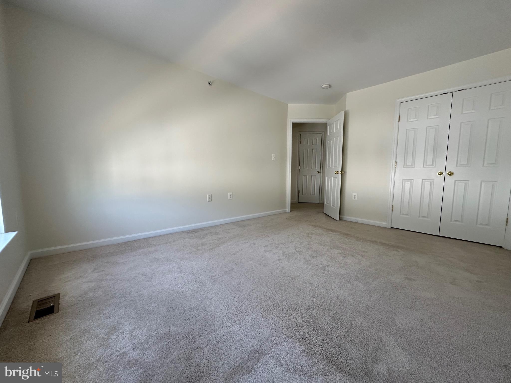 CENTREVILLE CROSSING - Residential Lease