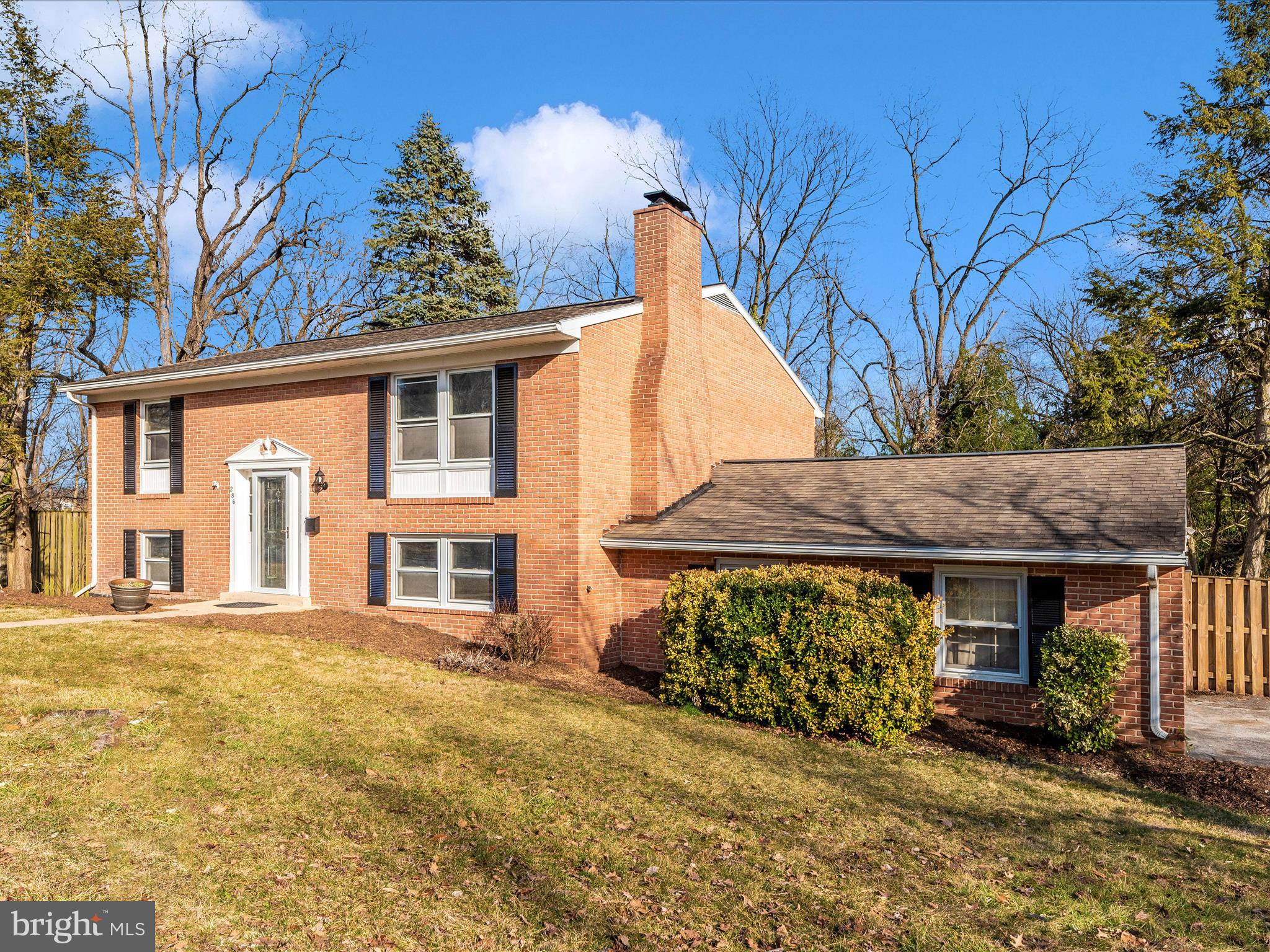 POTOMAC MANOR - Residential