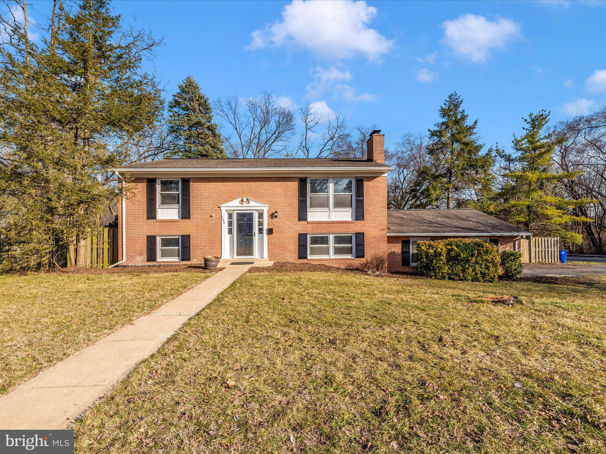 POTOMAC MANOR - Residential