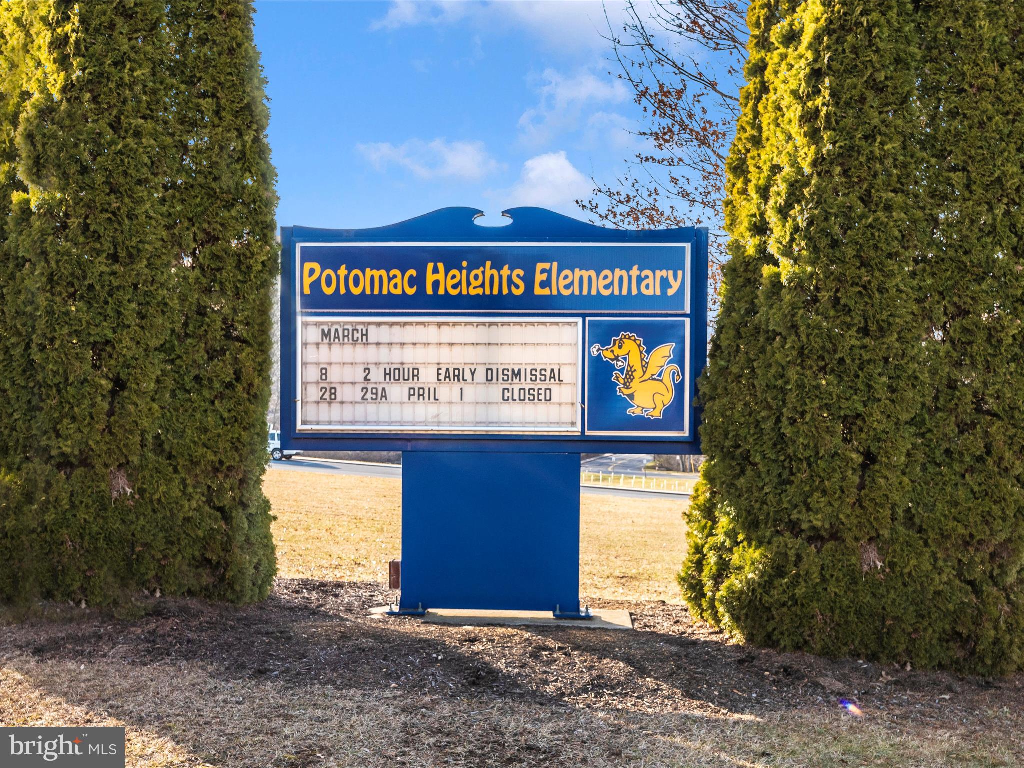 POTOMAC MANOR - Residential