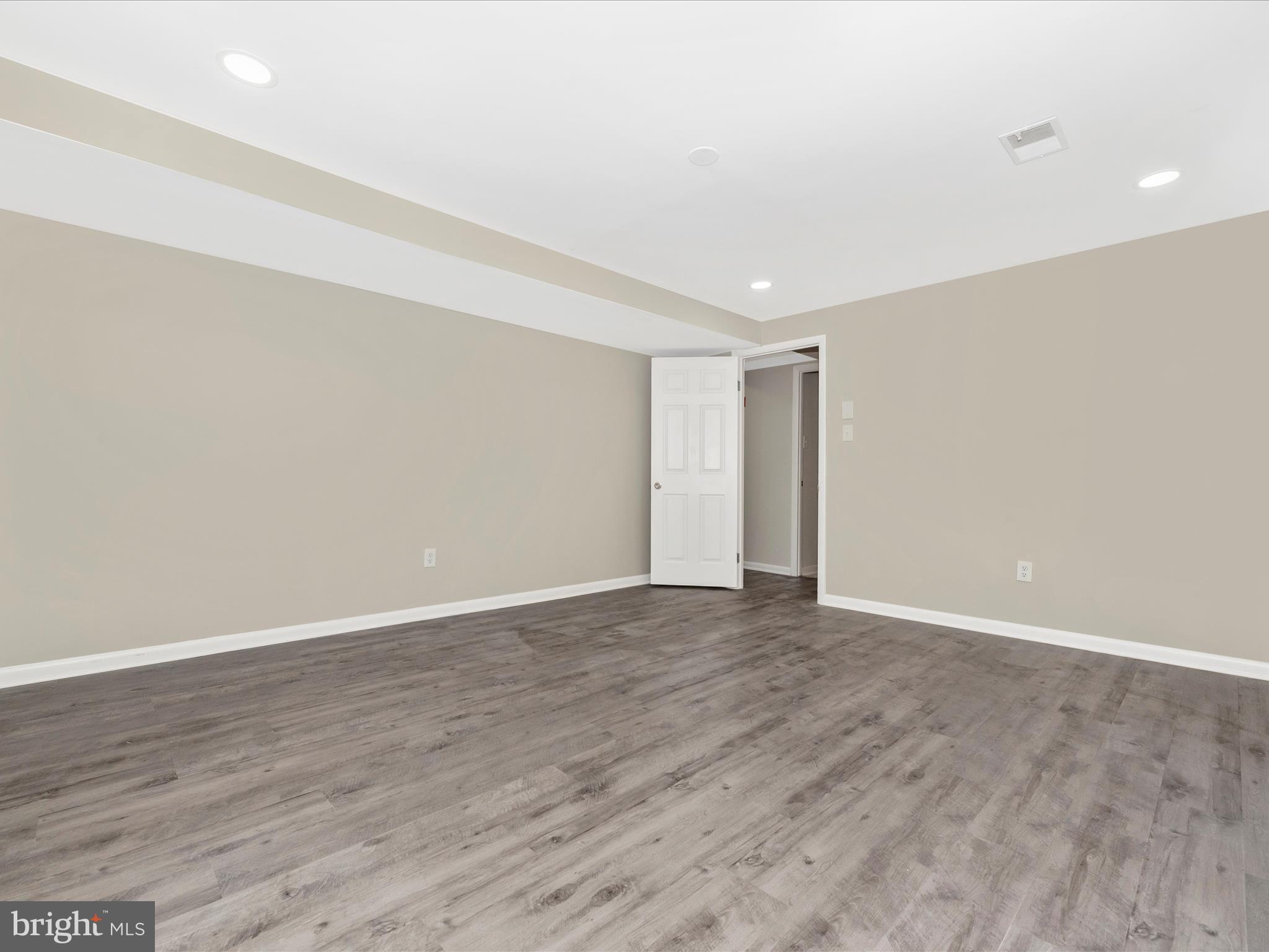 POTOMAC MANOR - Residential