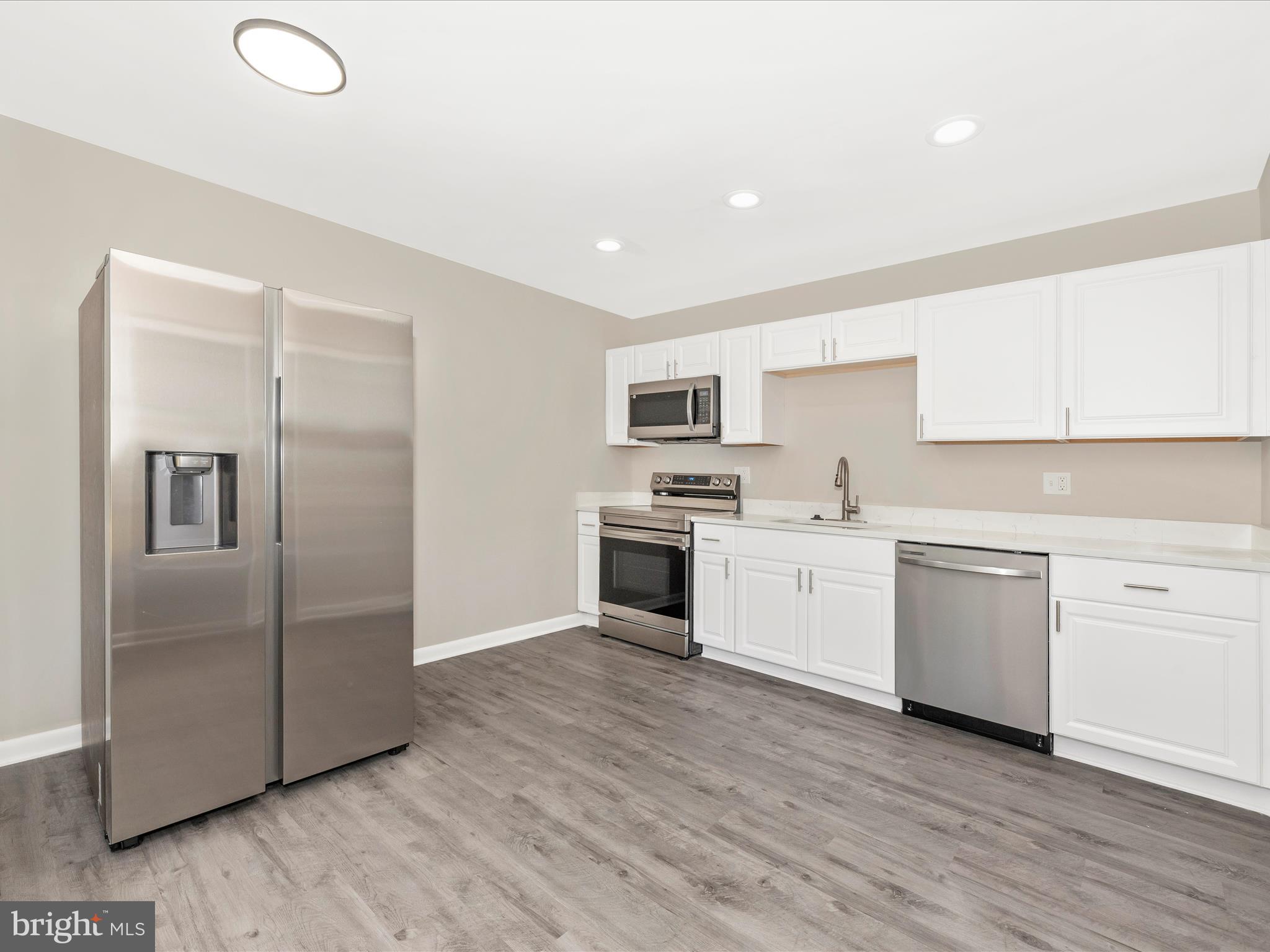 POTOMAC MANOR - Residential