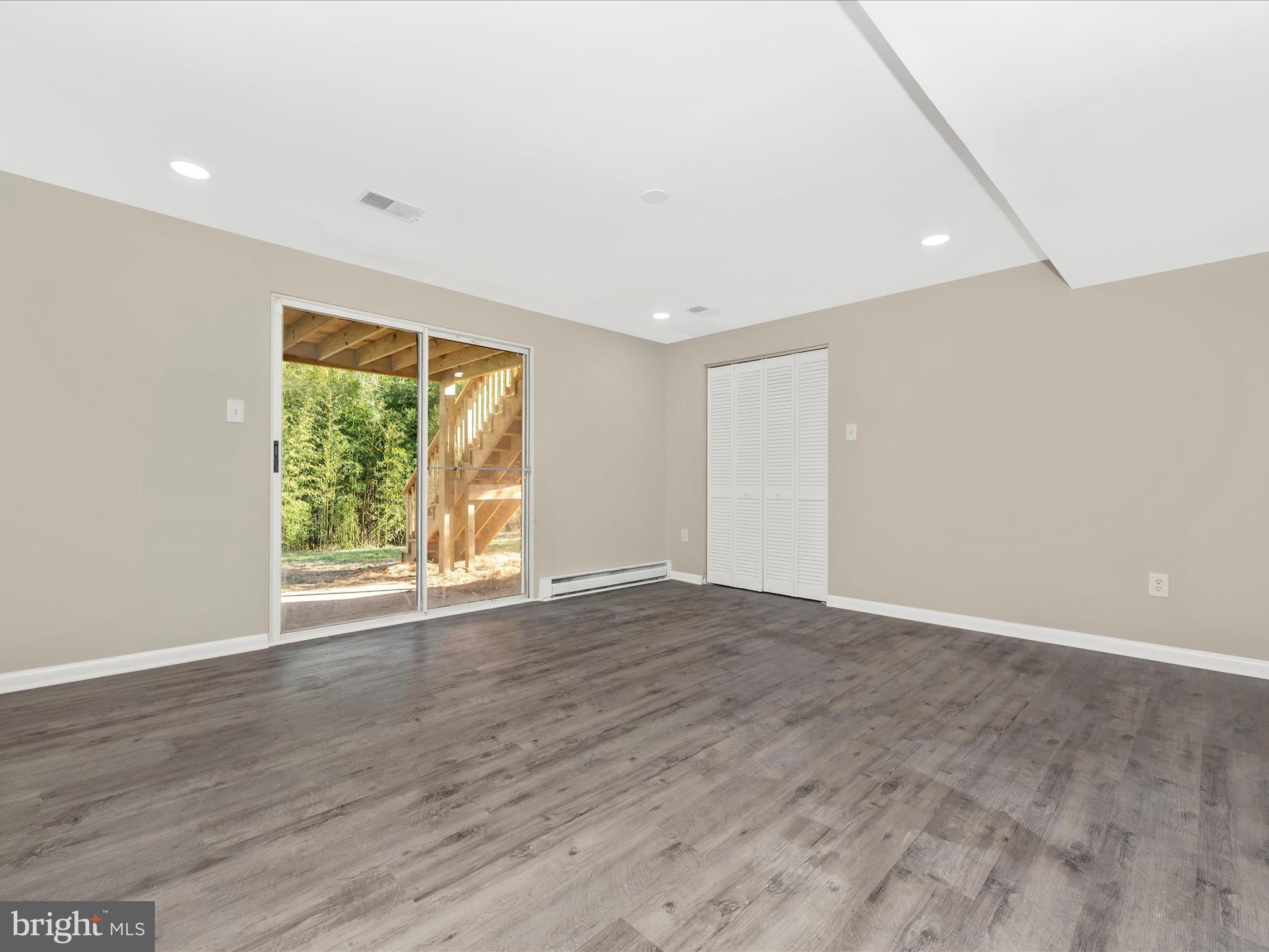 POTOMAC MANOR - Residential