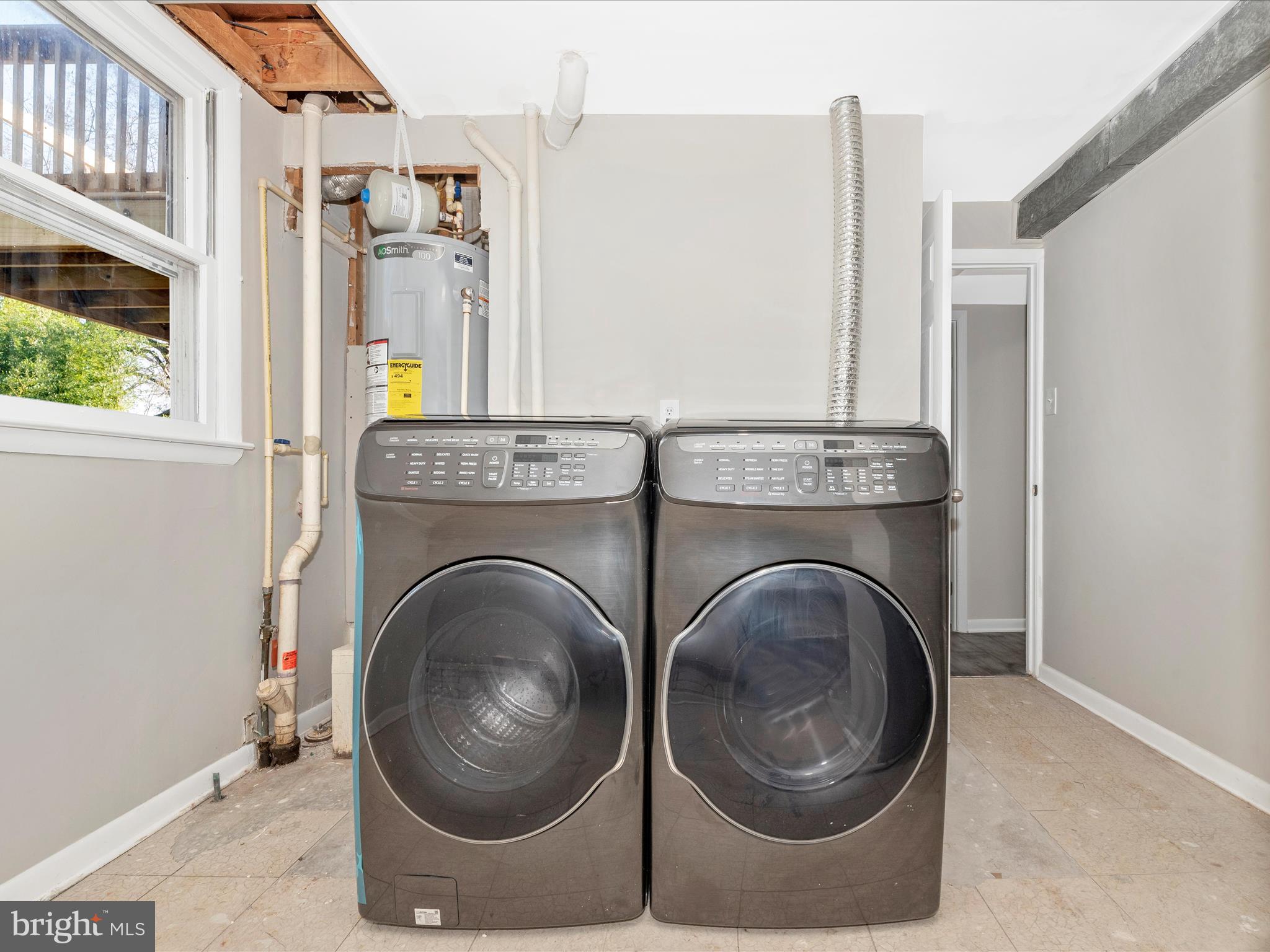 POTOMAC MANOR - Residential