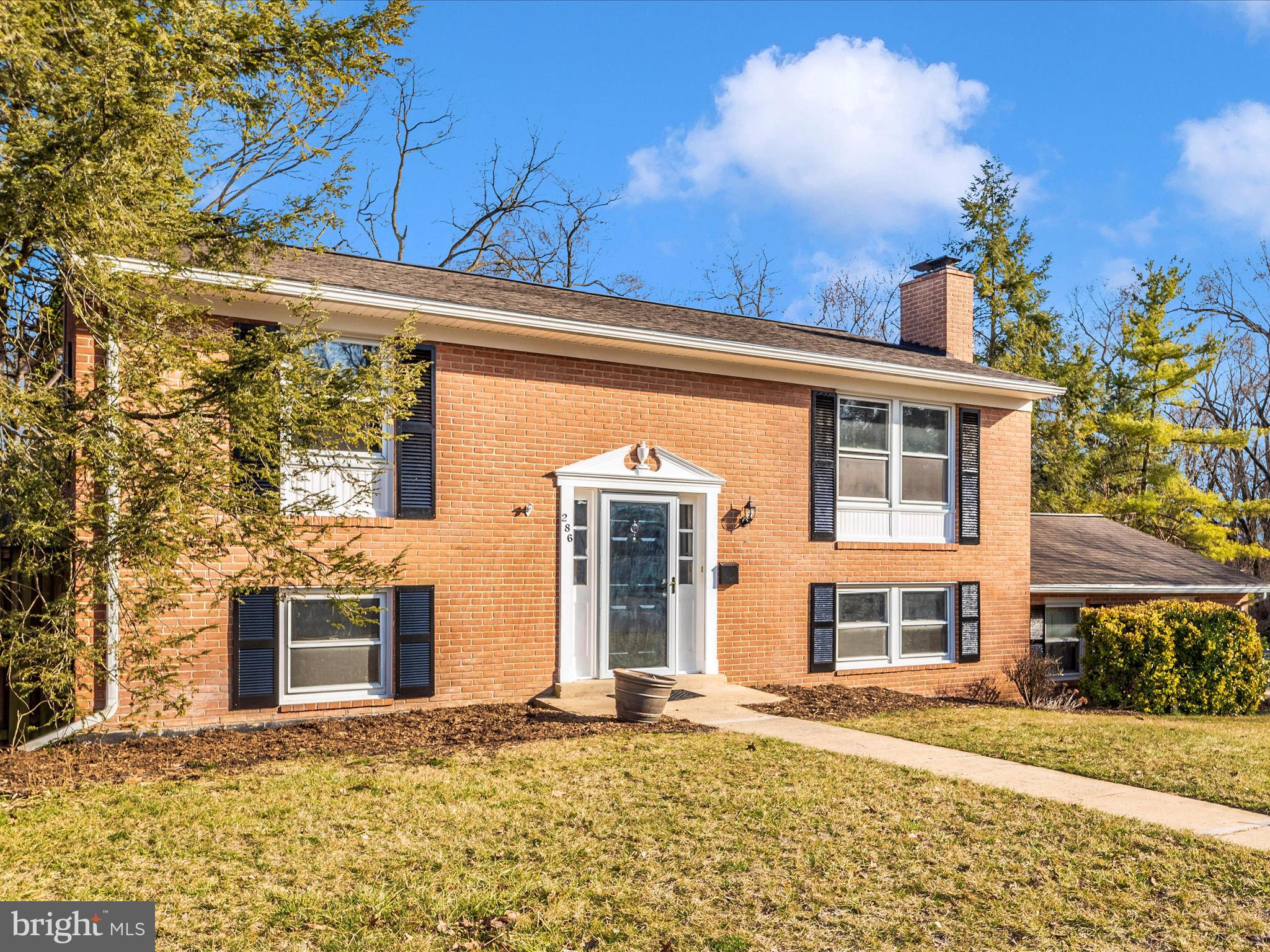 POTOMAC MANOR - Residential