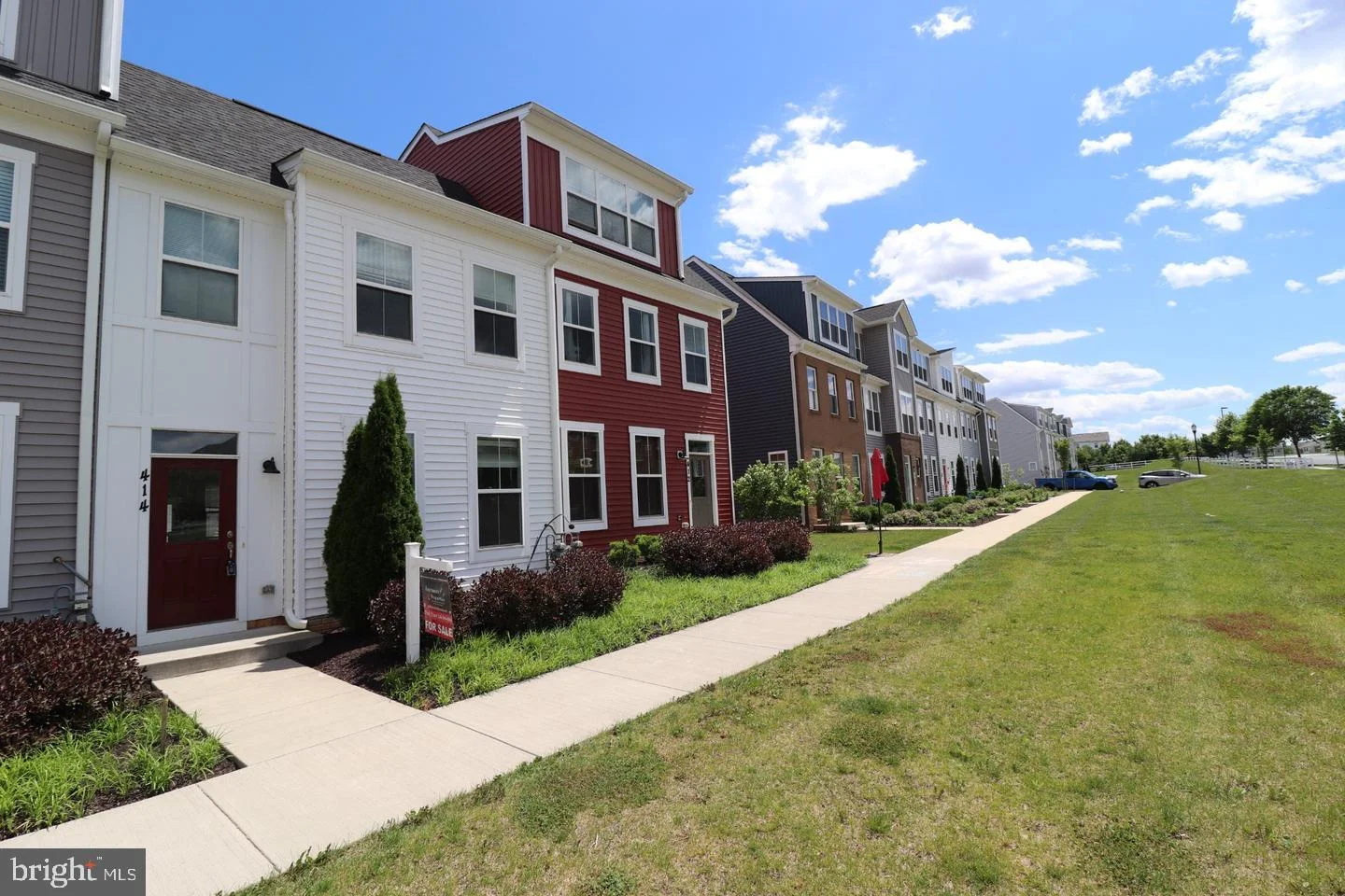 414 Waverley Dr