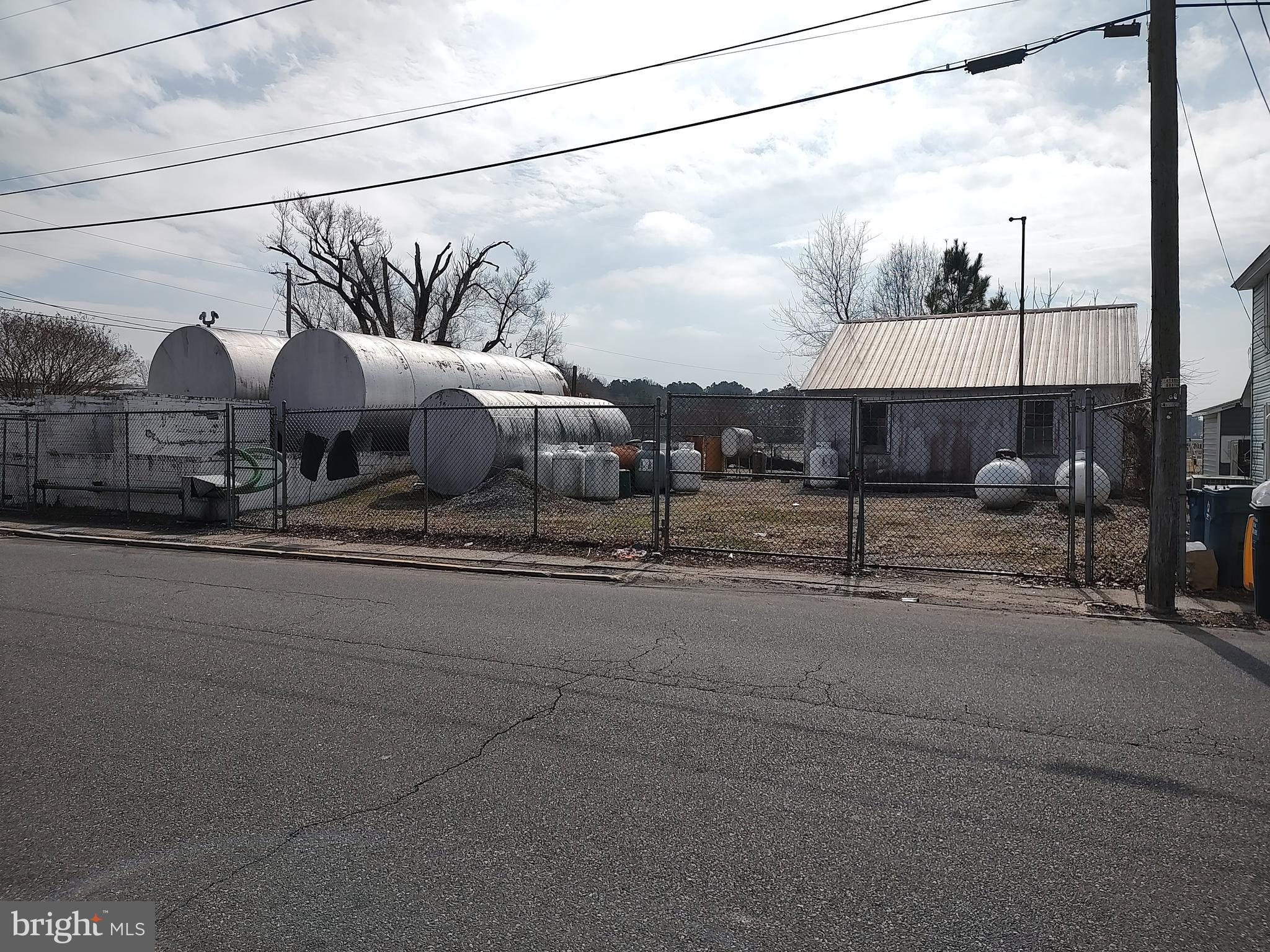 CORNER OF 10 TH STREET & WOLFE STREET