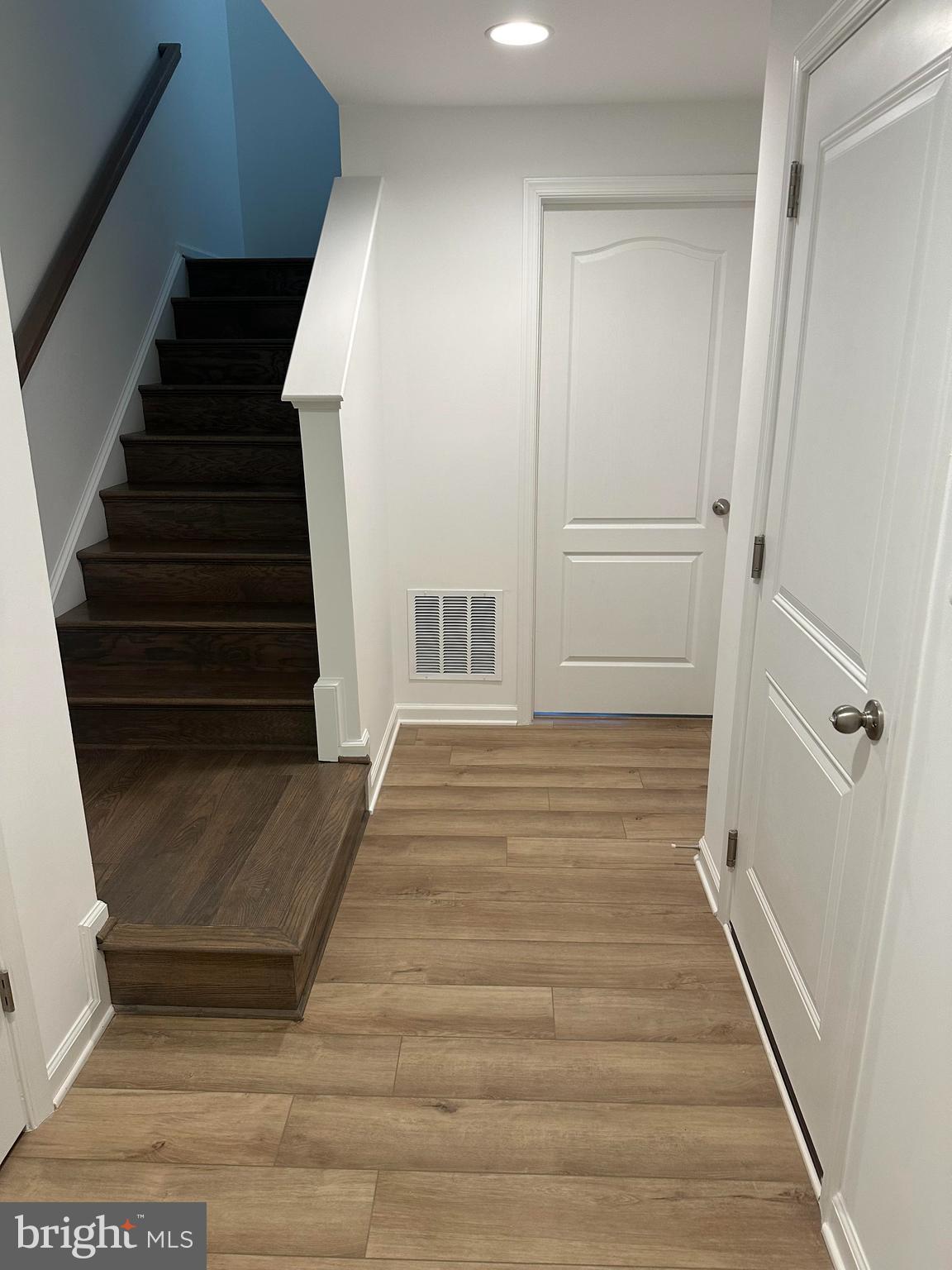 MCCAULEY CROSSING - Residential Lease