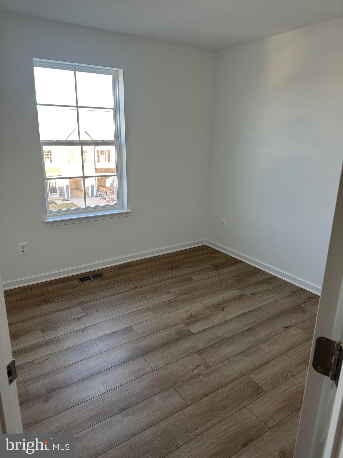 MCCAULEY CROSSING - Residential Lease