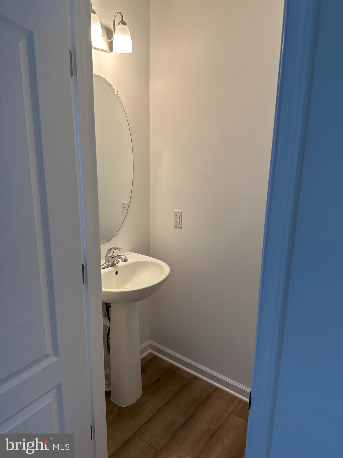 MCCAULEY CROSSING - Residential Lease