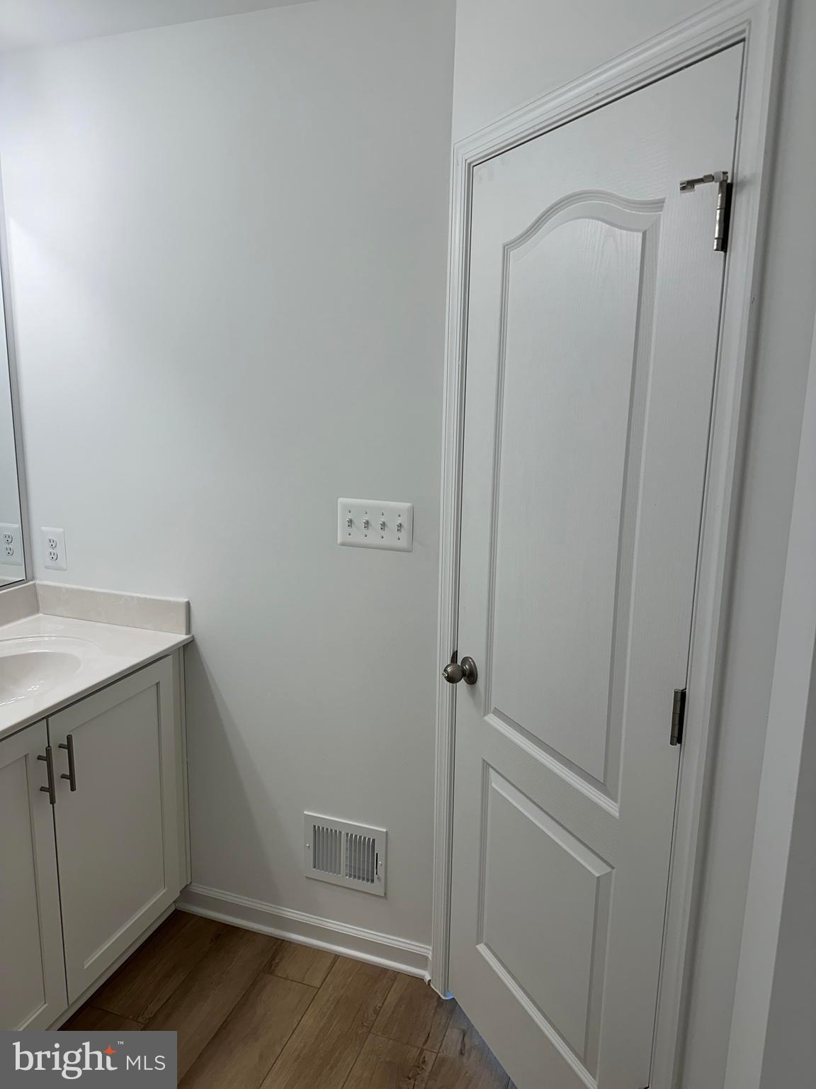 MCCAULEY CROSSING - Residential Lease