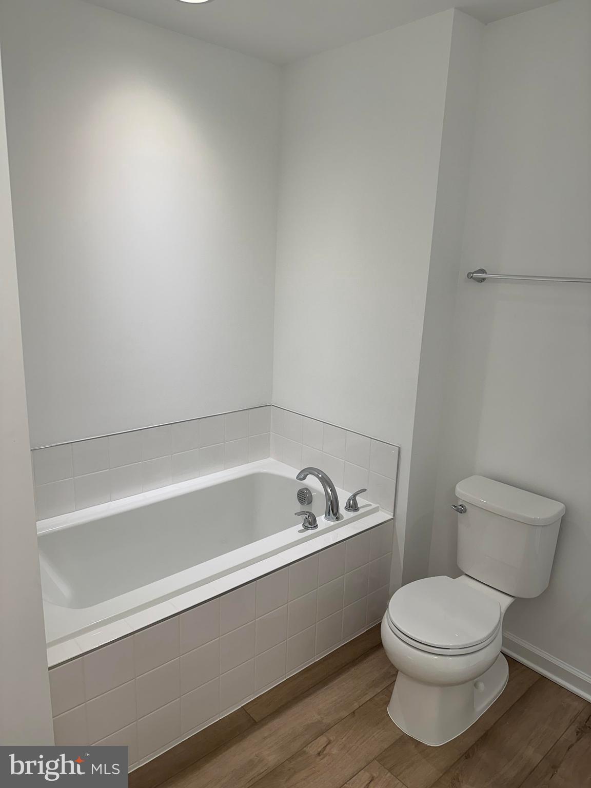 MCCAULEY CROSSING - Residential Lease