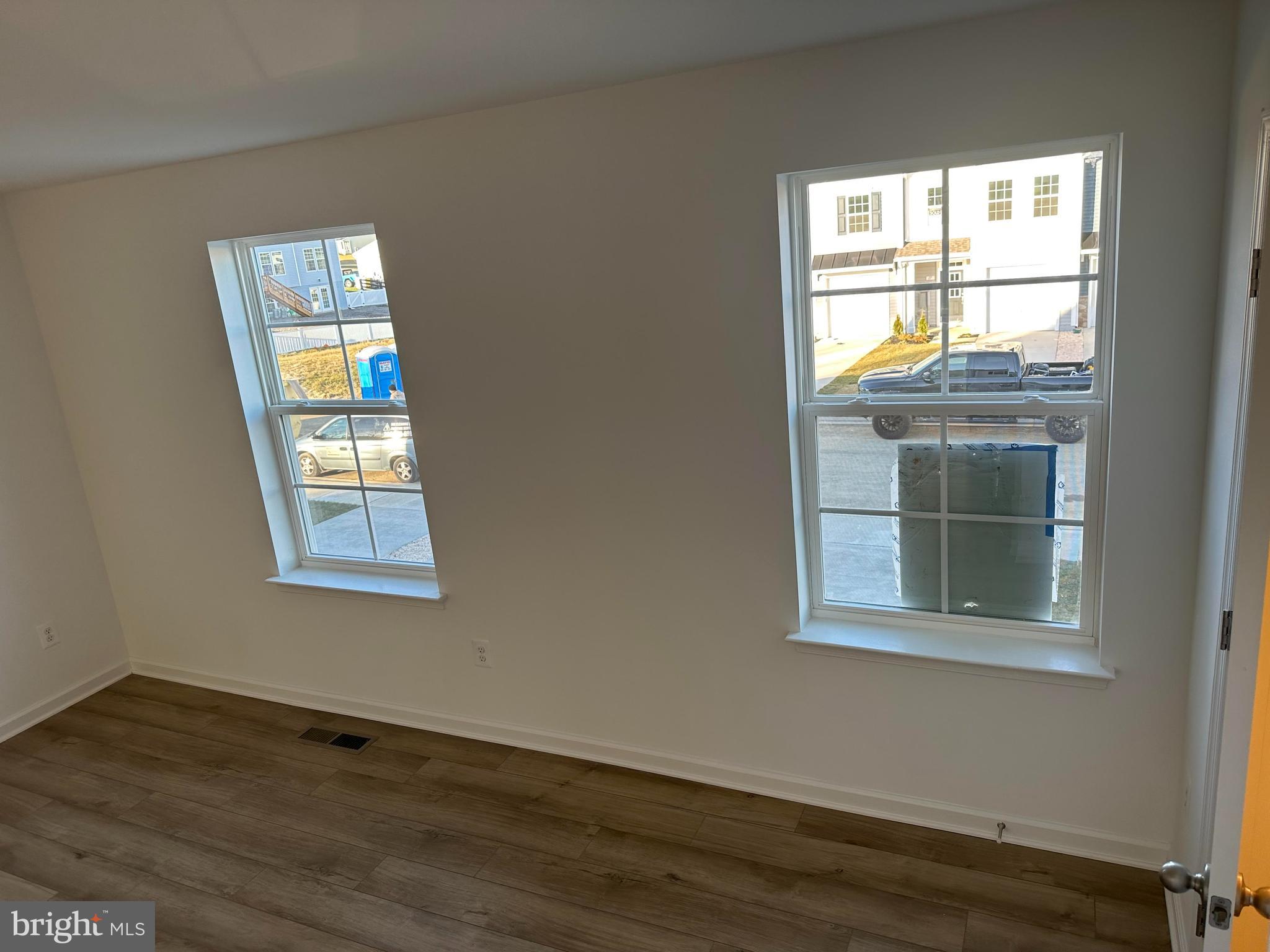 MCCAULEY CROSSING - Residential Lease