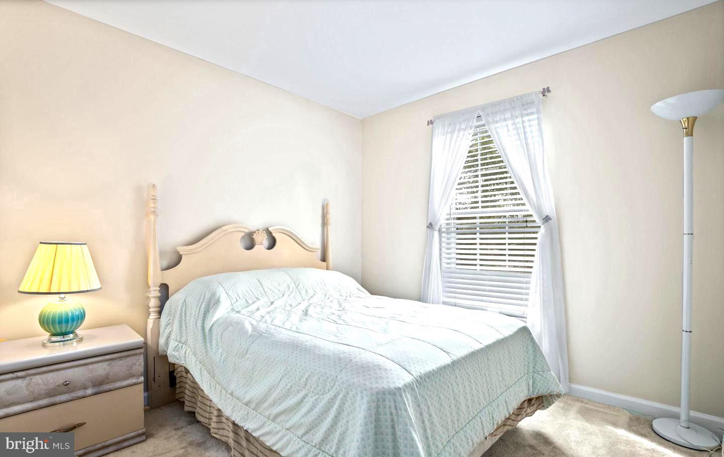 PARADISE - Residential Lease