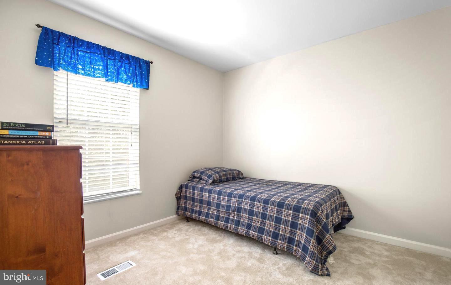 PARADISE - Residential Lease