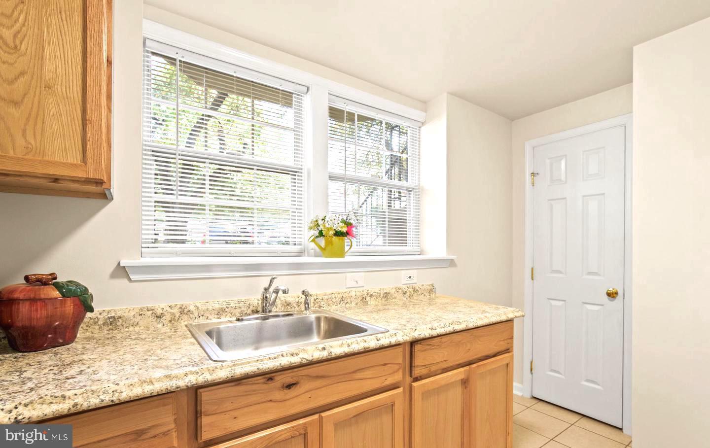 PARADISE - Residential Lease