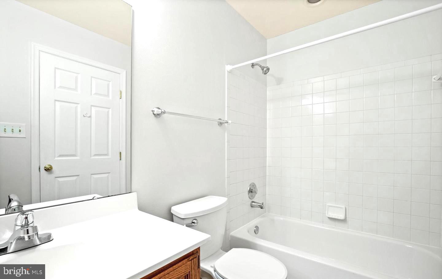 PARADISE - Residential Lease