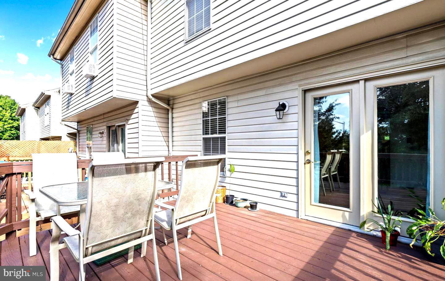 PARADISE - Residential Lease