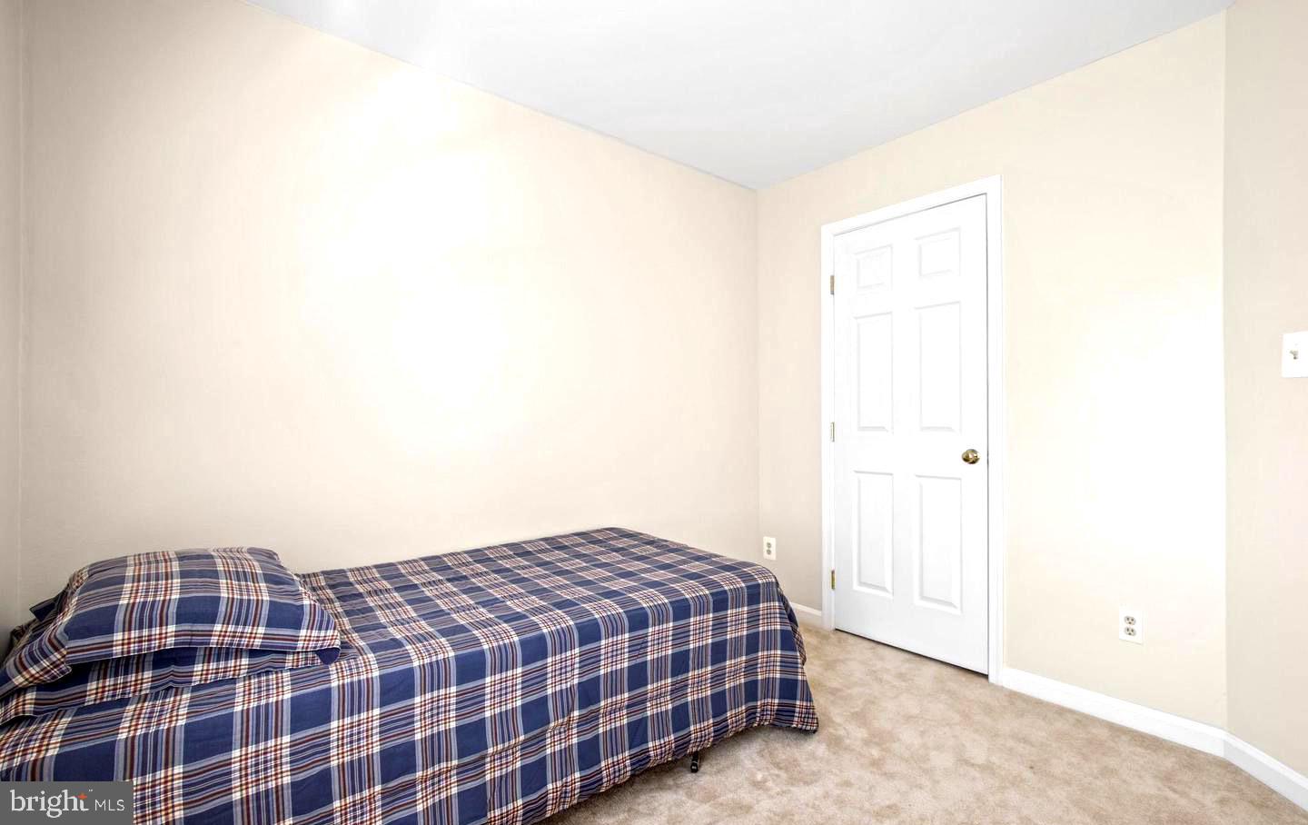 PARADISE - Residential Lease