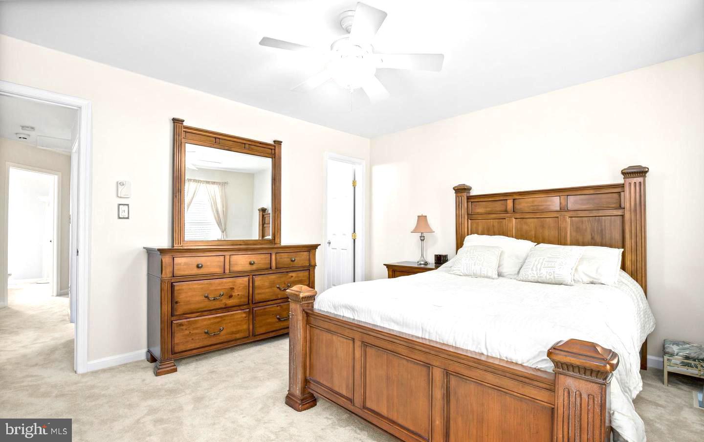 PARADISE - Residential Lease