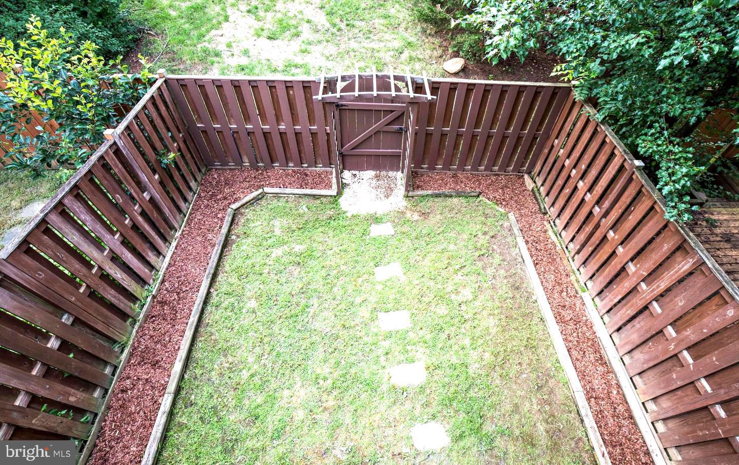 PARADISE - Residential Lease