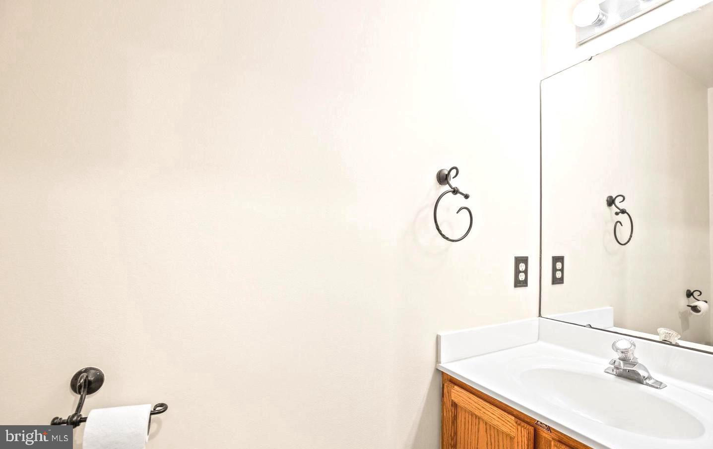 PARADISE - Residential Lease