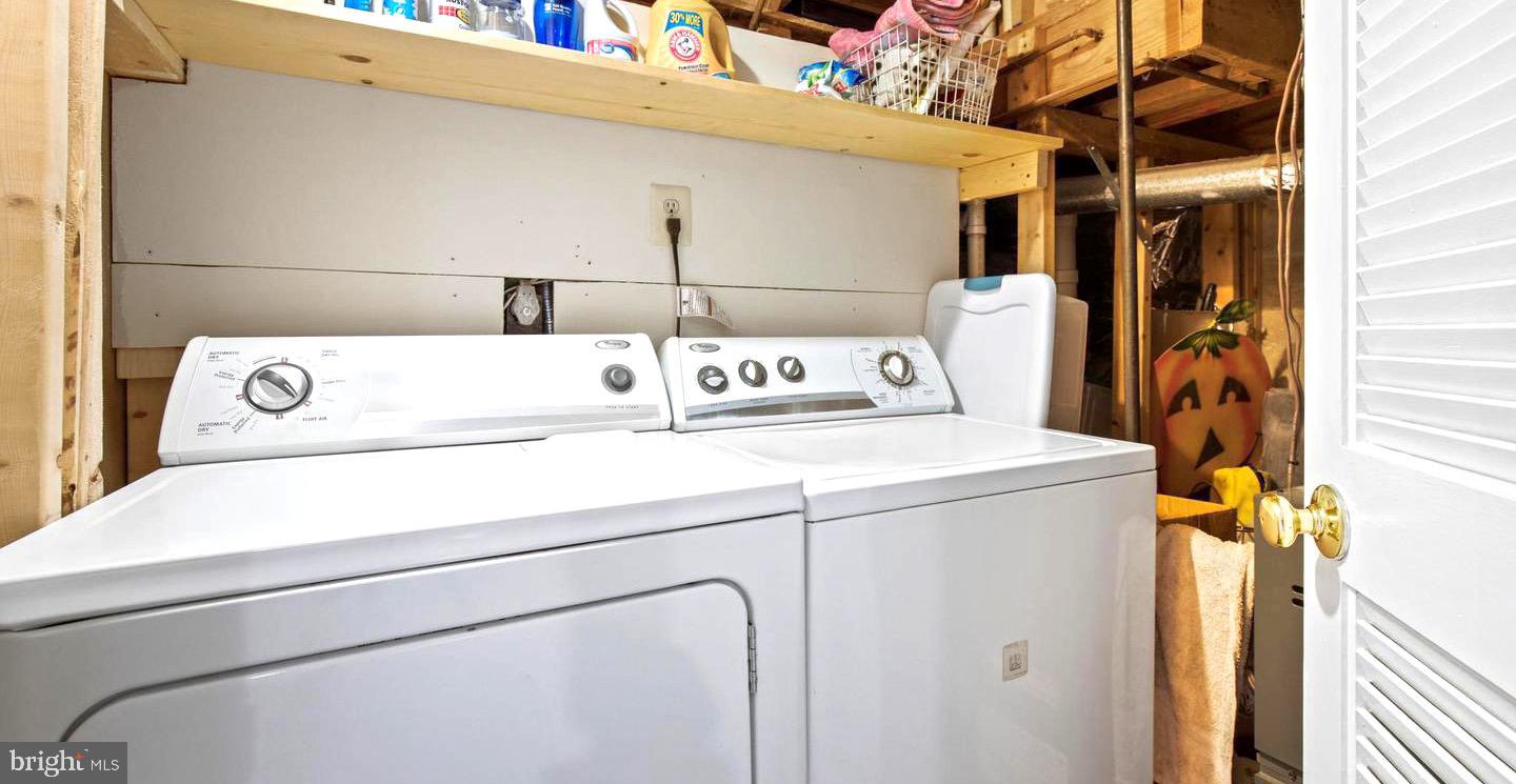 PARADISE - Residential Lease