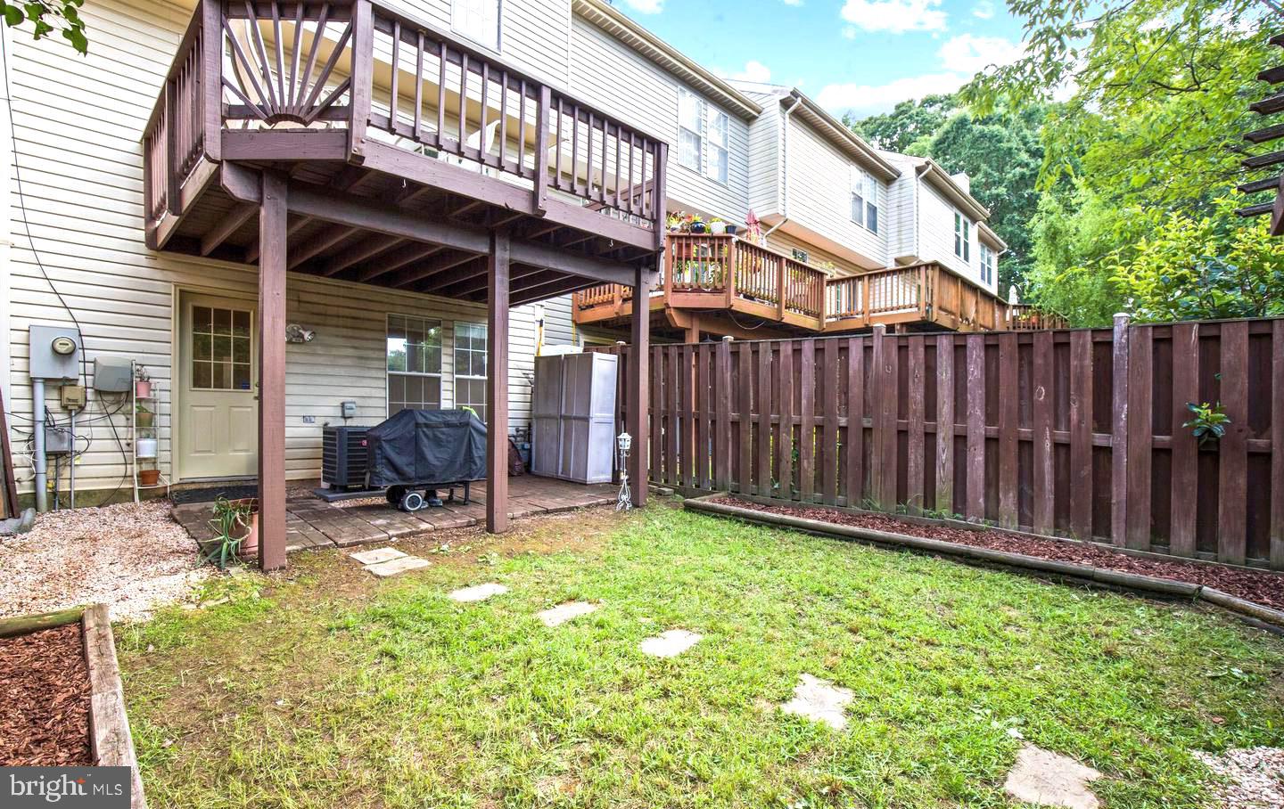 PARADISE - Residential Lease