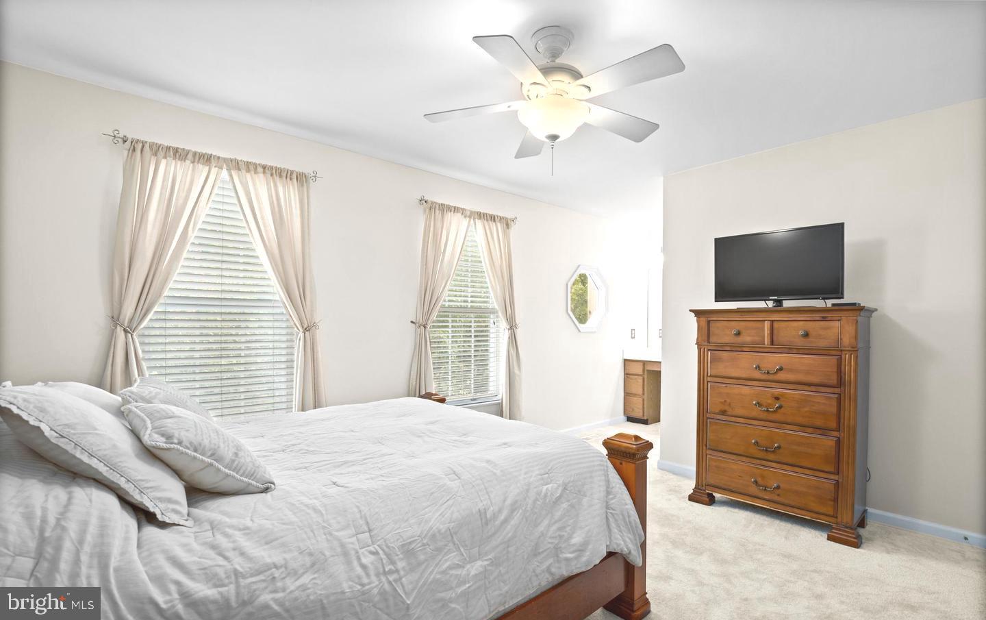 PARADISE - Residential Lease