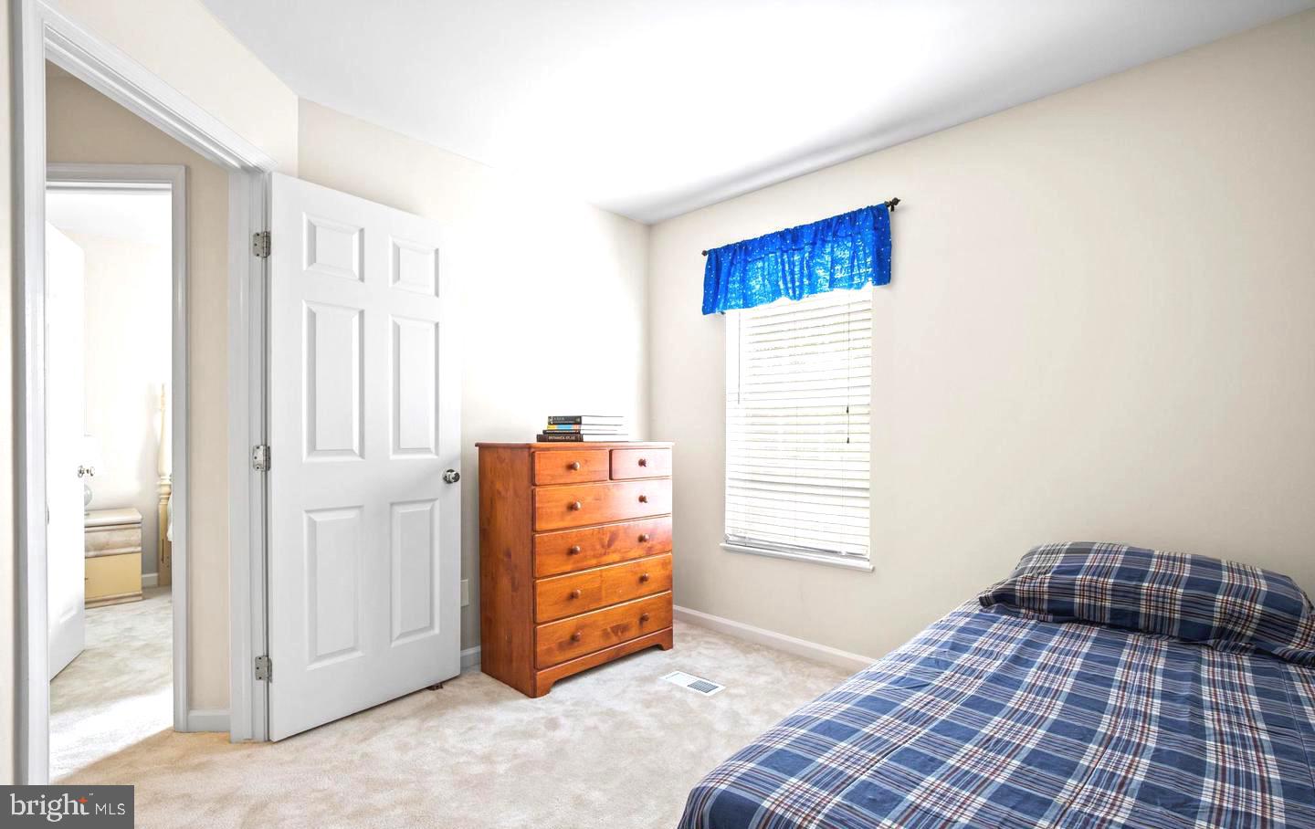 PARADISE - Residential Lease