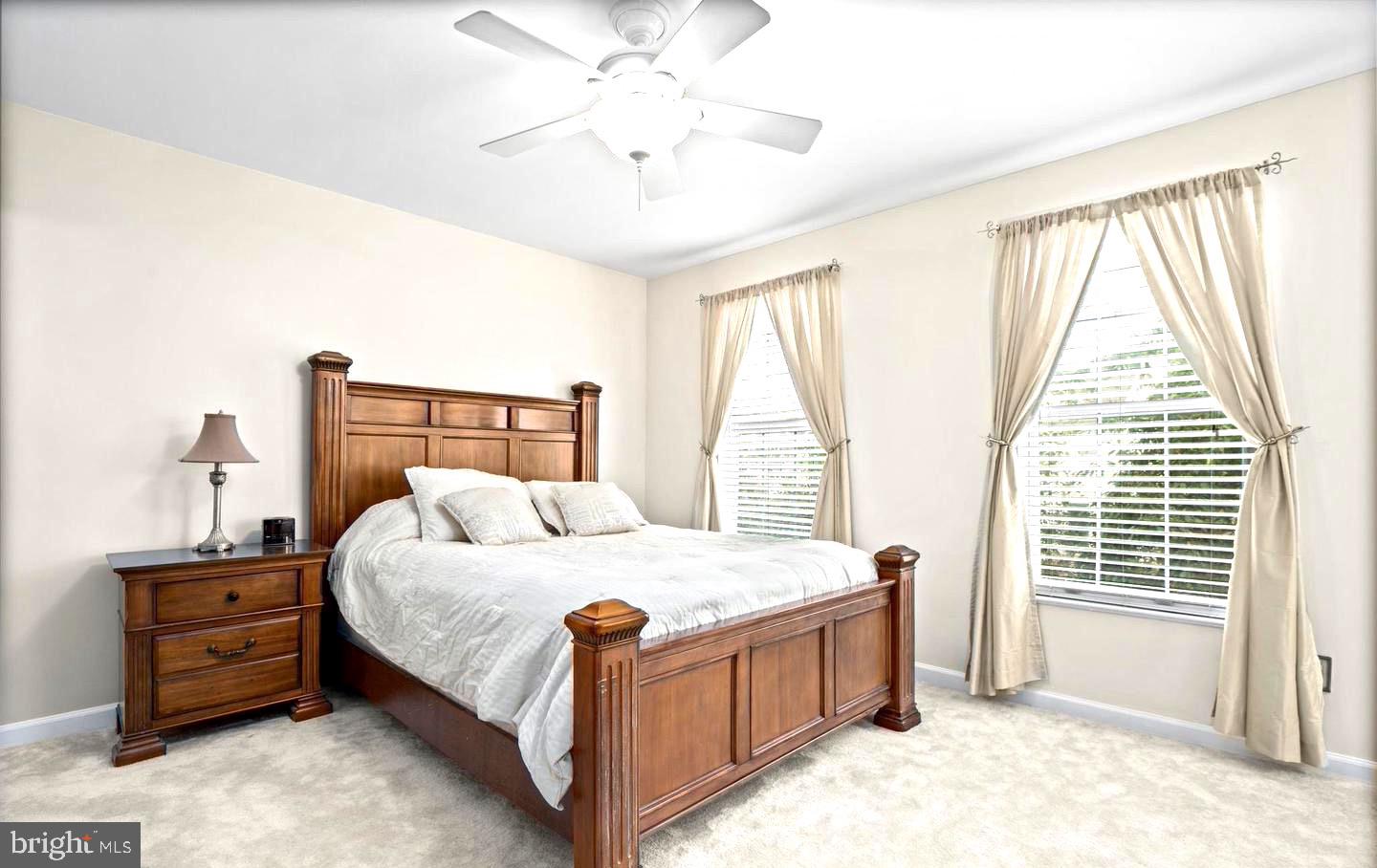 PARADISE - Residential Lease