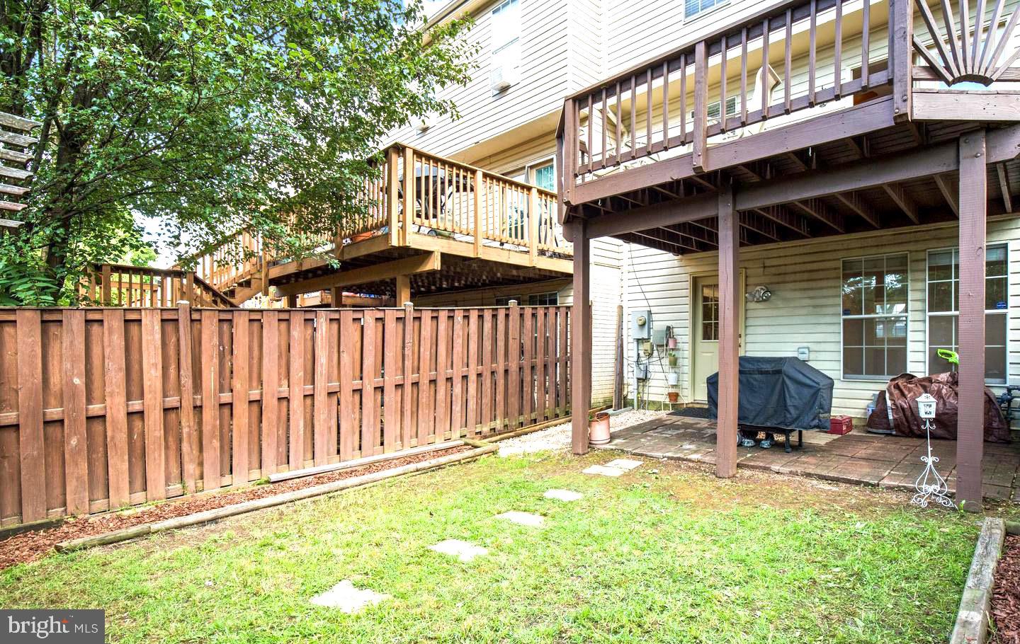 PARADISE - Residential Lease