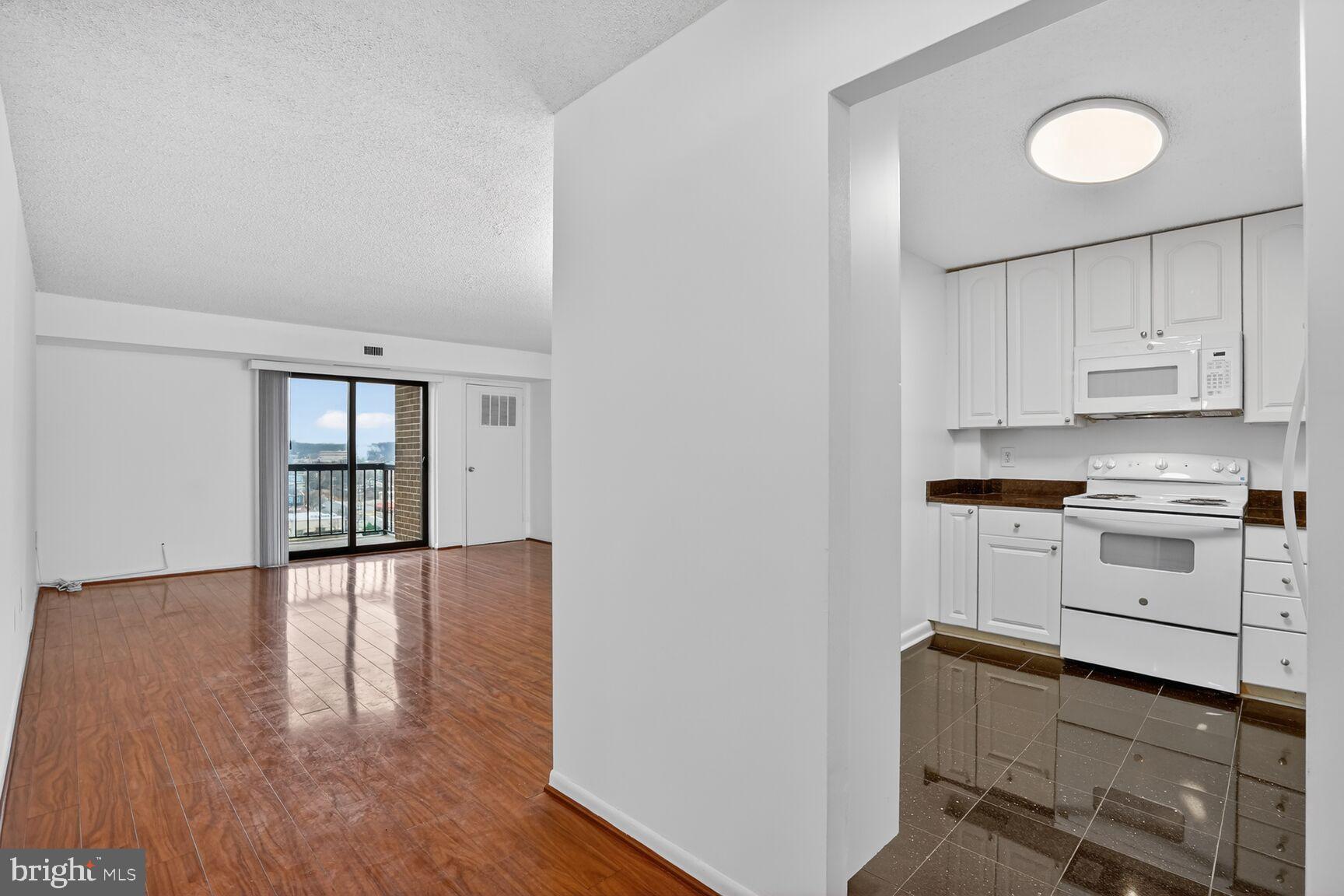 200 N PICKETT STREET N 1513