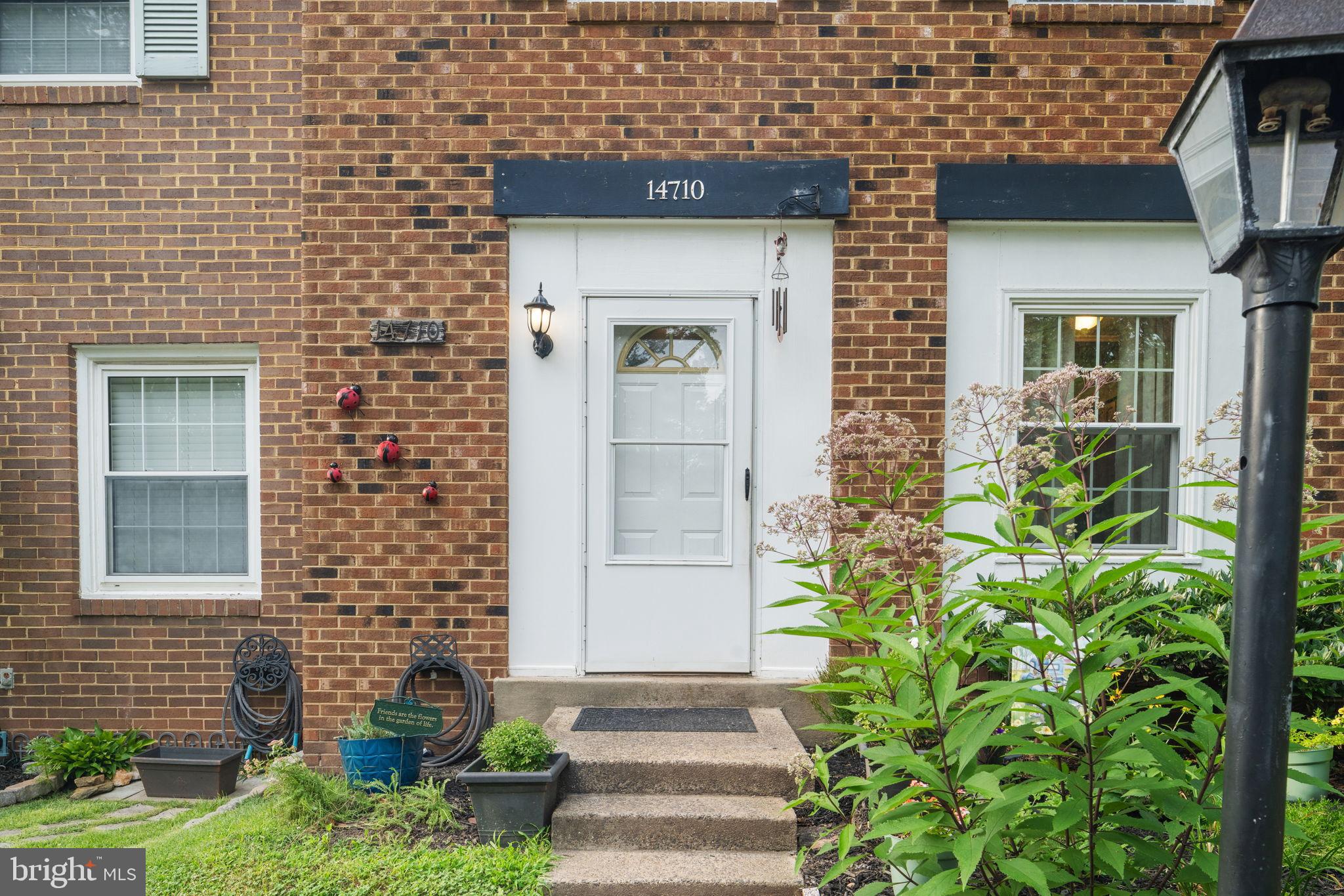 LONDON TOWNE - Residential Lease