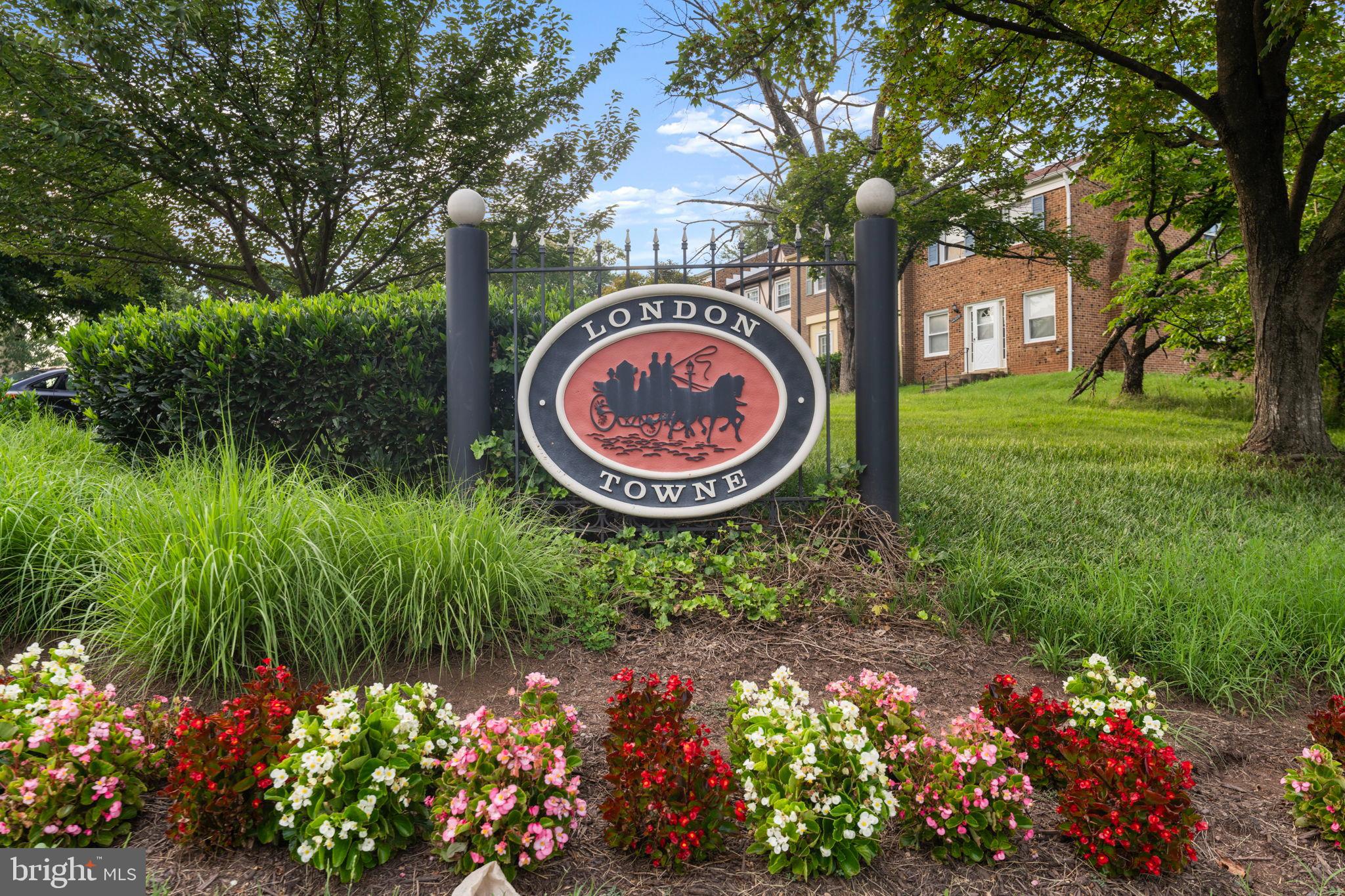 LONDON TOWNE - Residential Lease