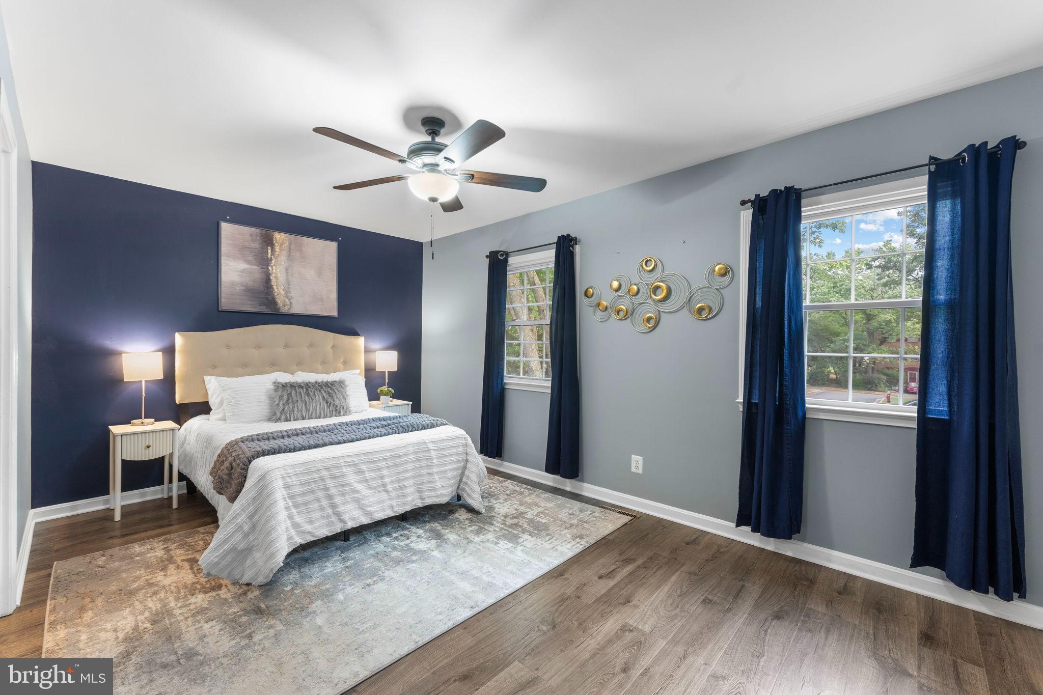 LONDON TOWNE - Residential Lease