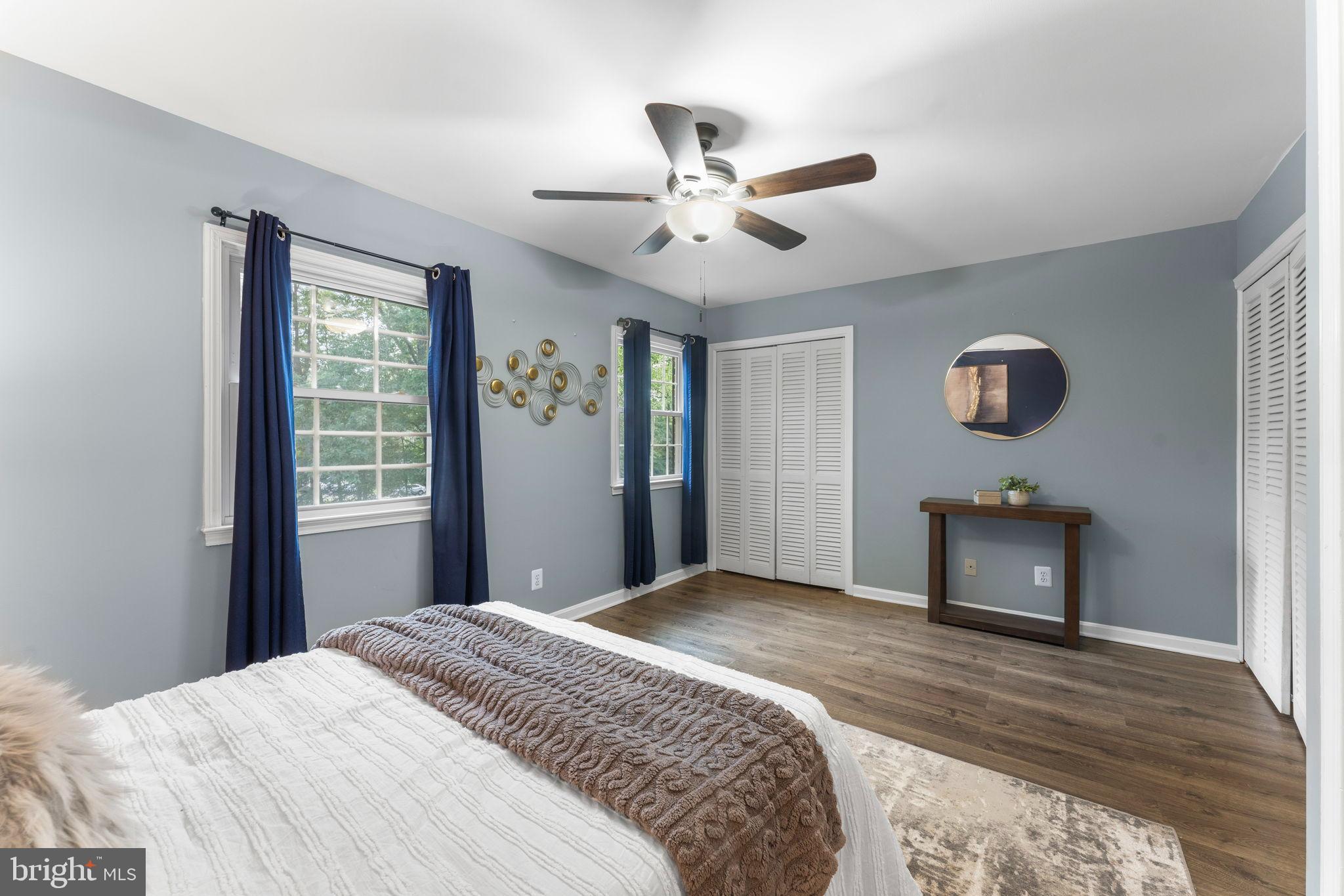 LONDON TOWNE - Residential Lease