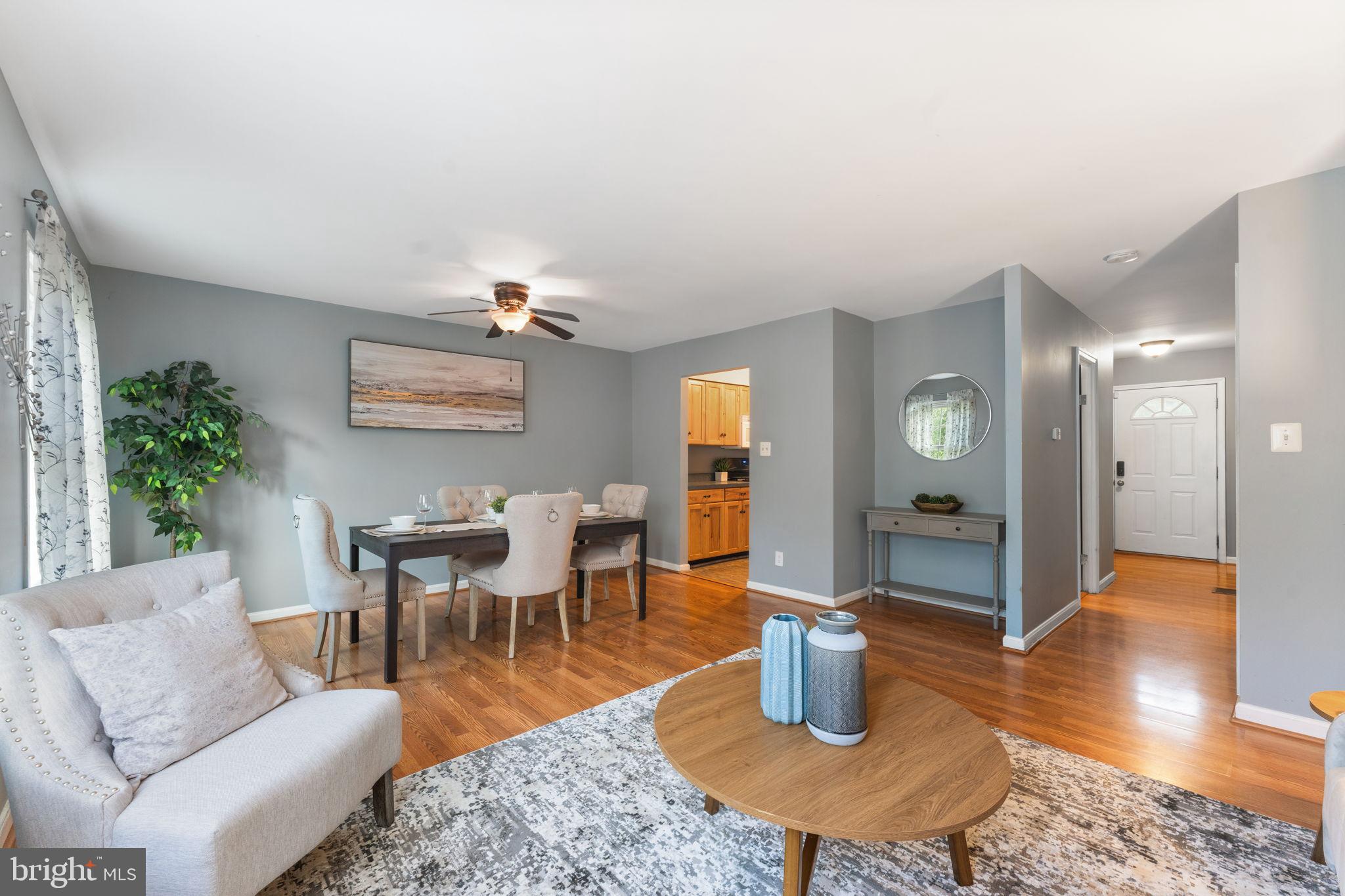 LONDON TOWNE - Residential Lease