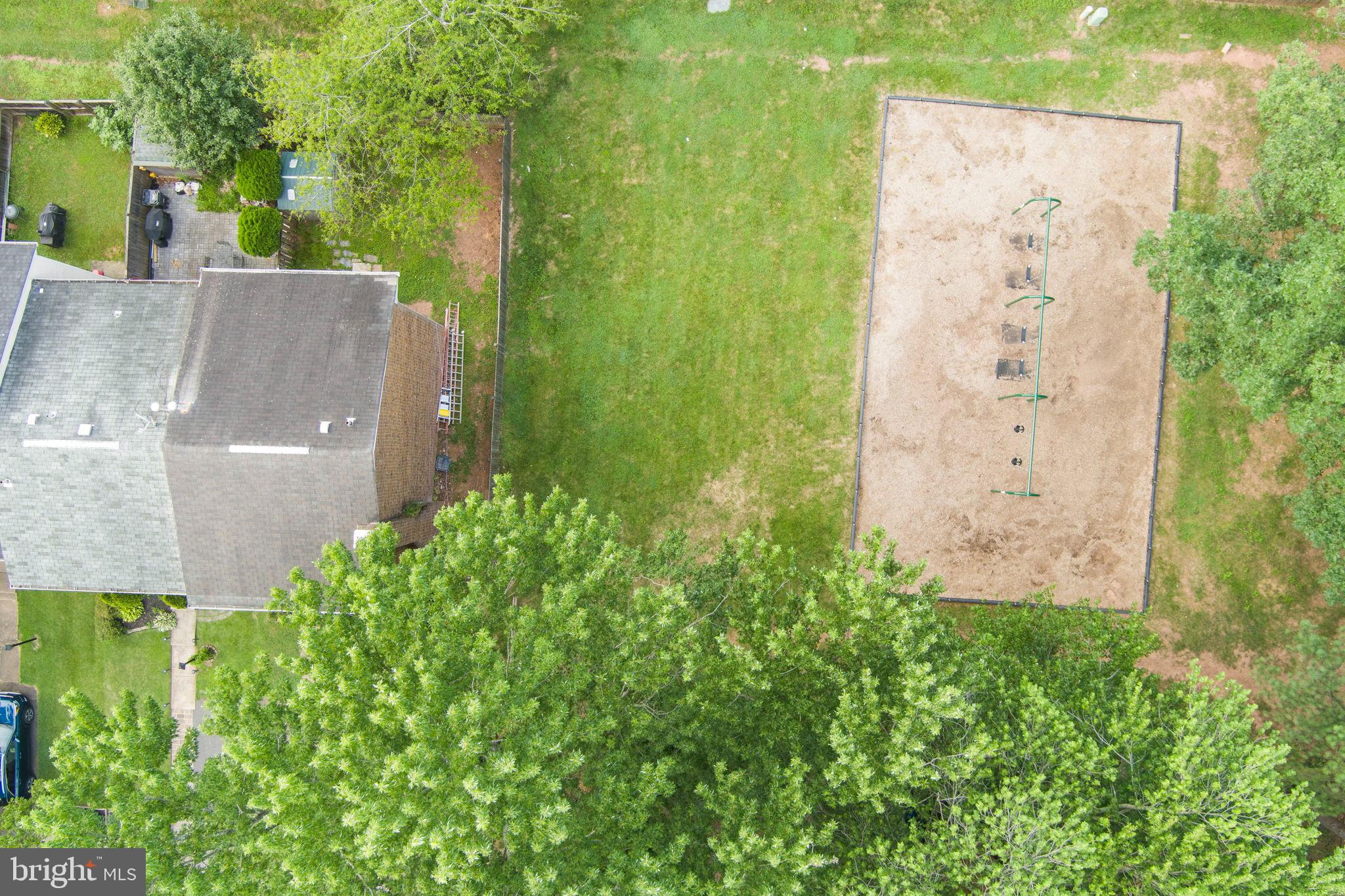 LONDON TOWNE - Residential Lease