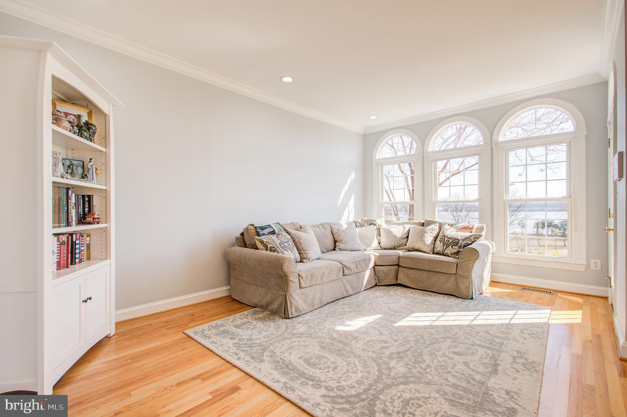 RIVERGATE - Residential