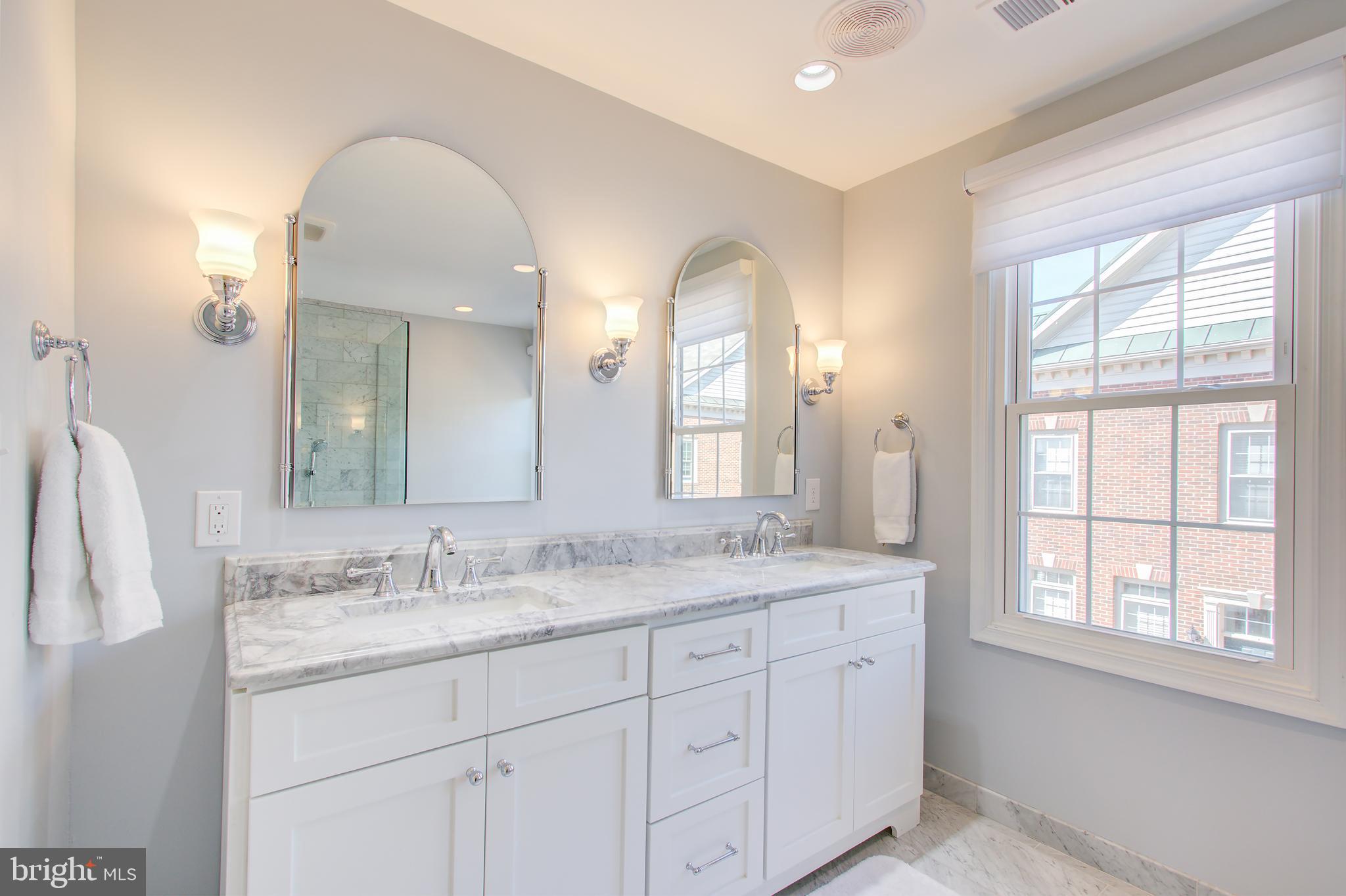 RIVERGATE - Residential