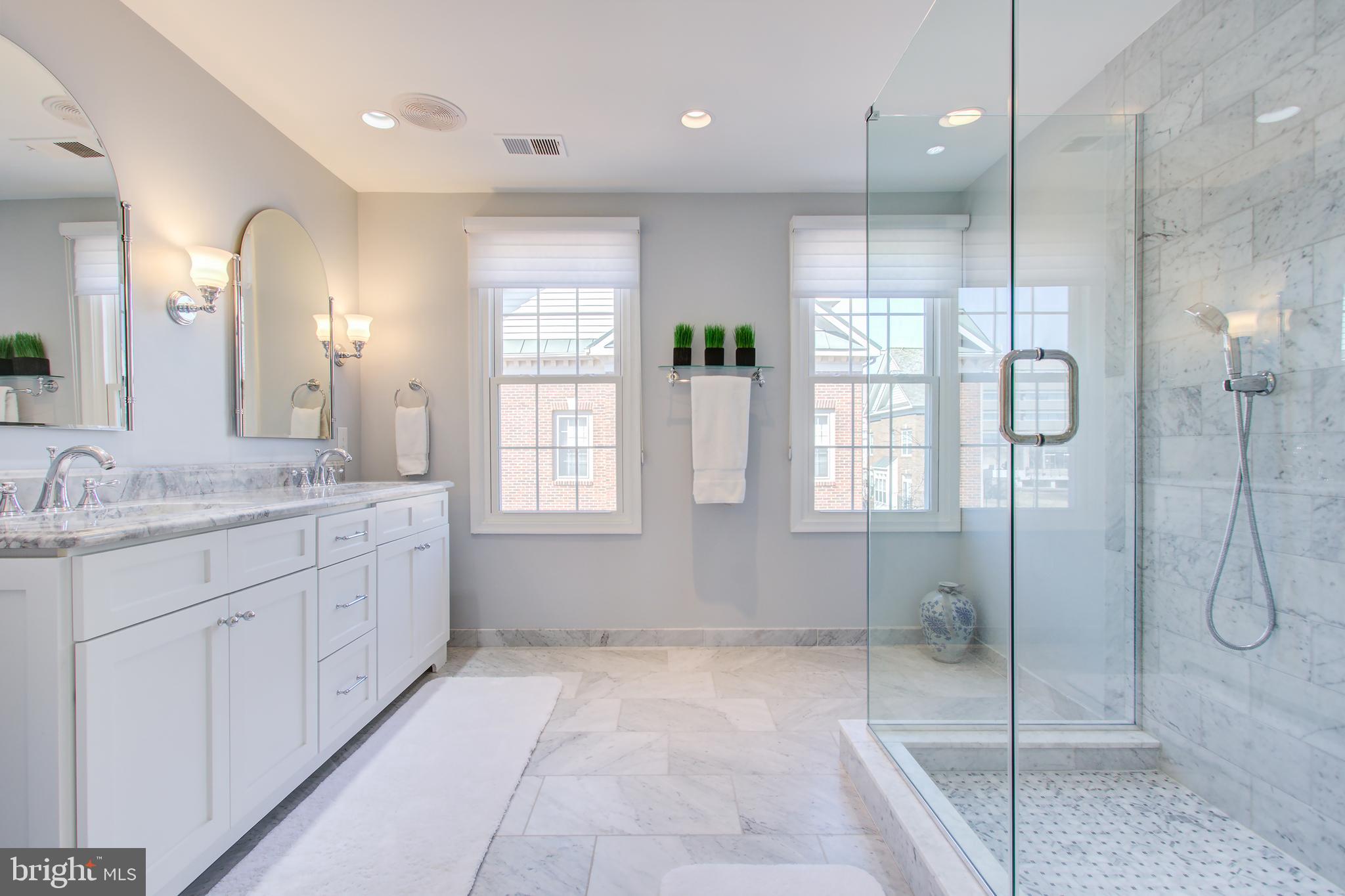 RIVERGATE - Residential