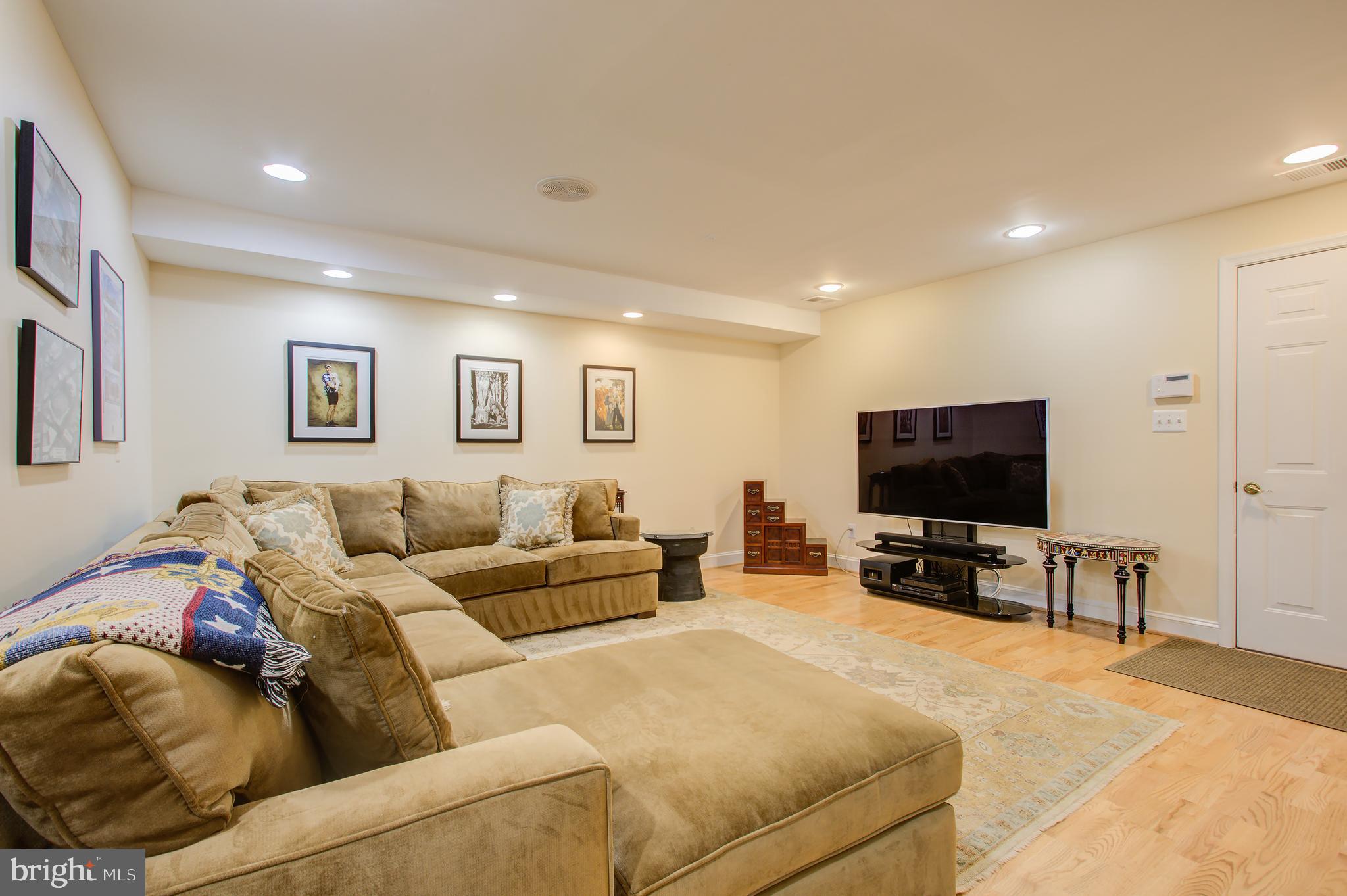 RIVERGATE - Residential